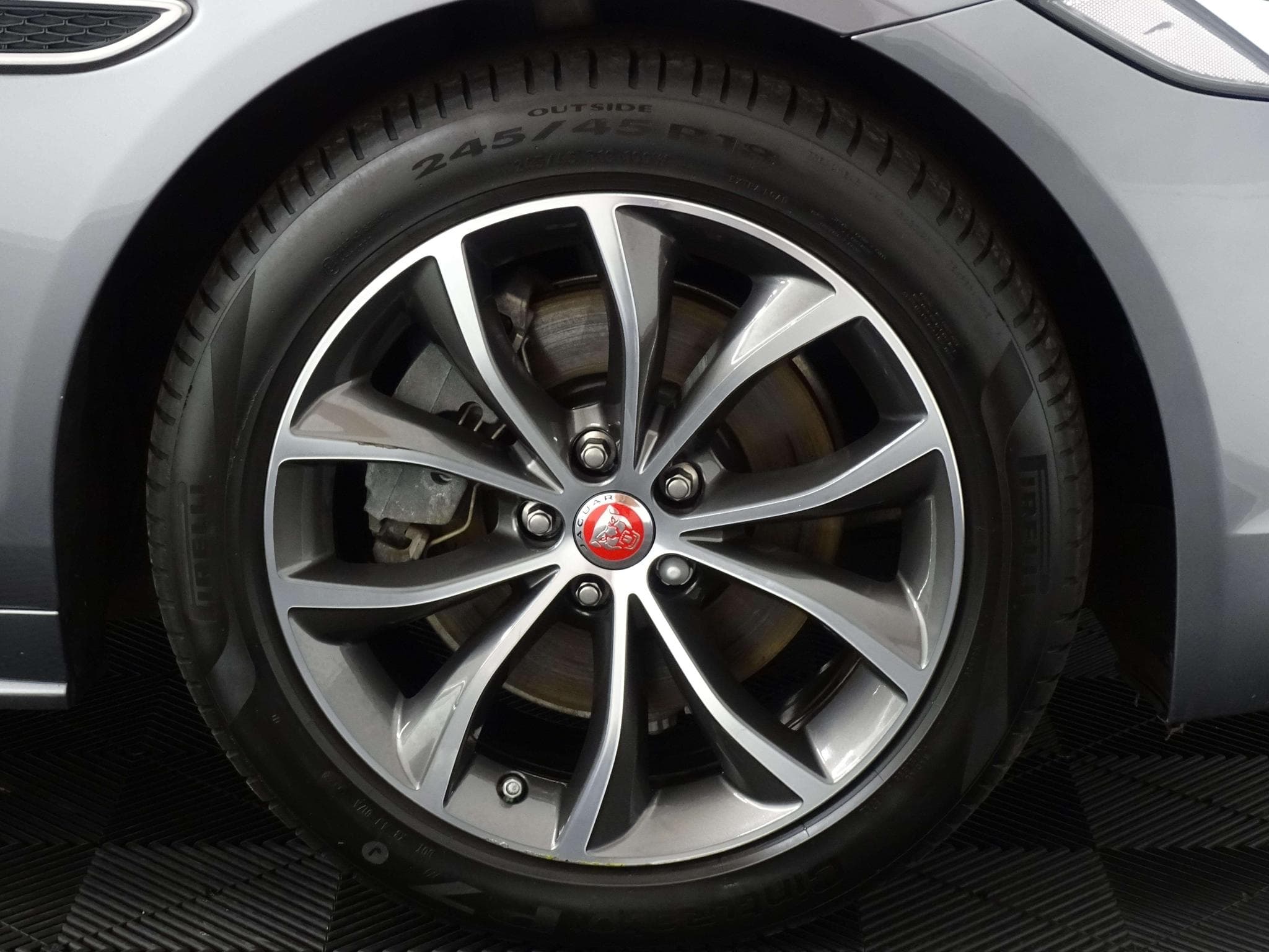 Jaguar XF D200 R-DYNAMIC SE AWD AUTO (2023) - Foto 6