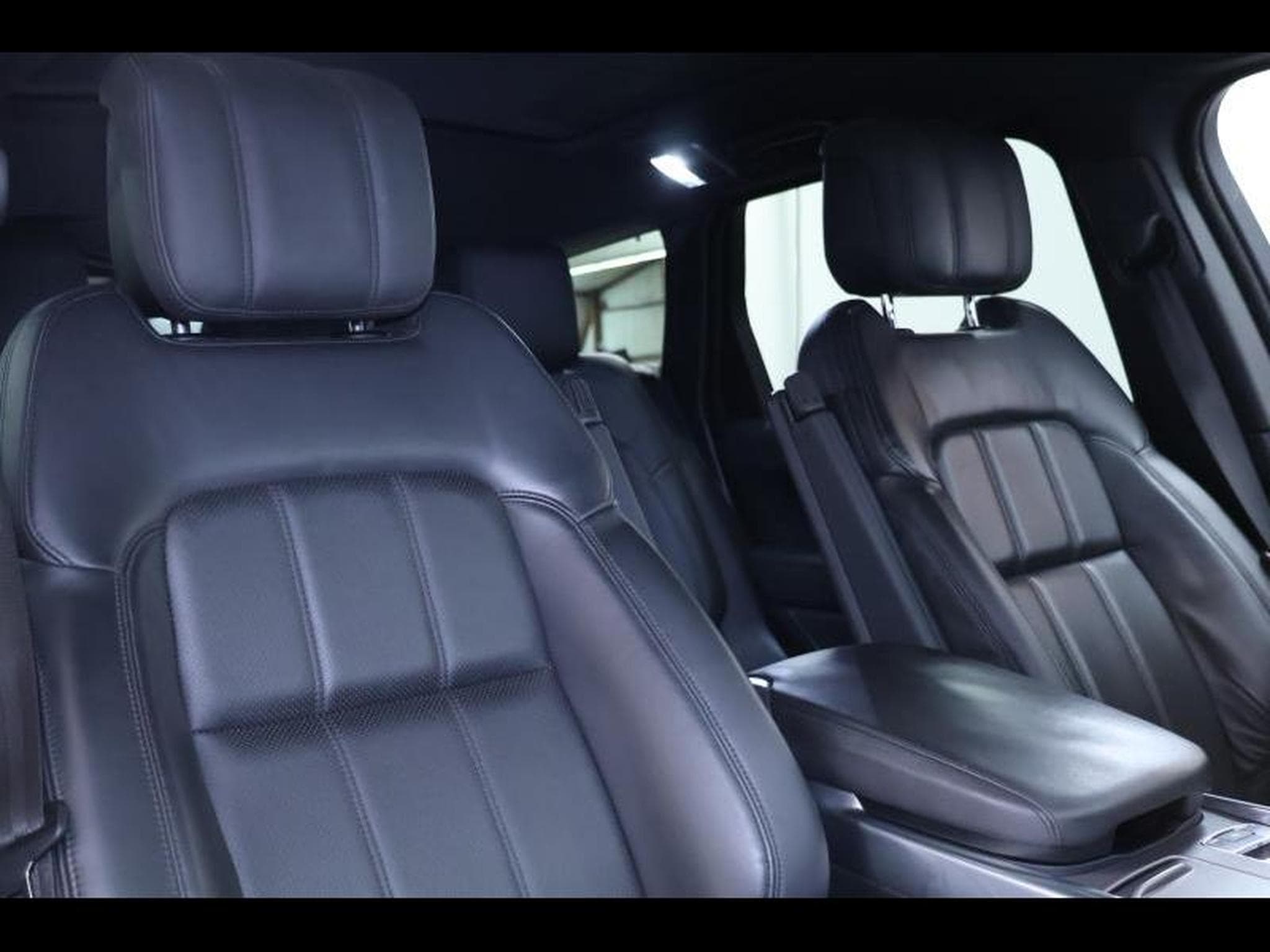 Land-Rover Range Rover Sport D250 HSE SVO (2021) - Photo 12