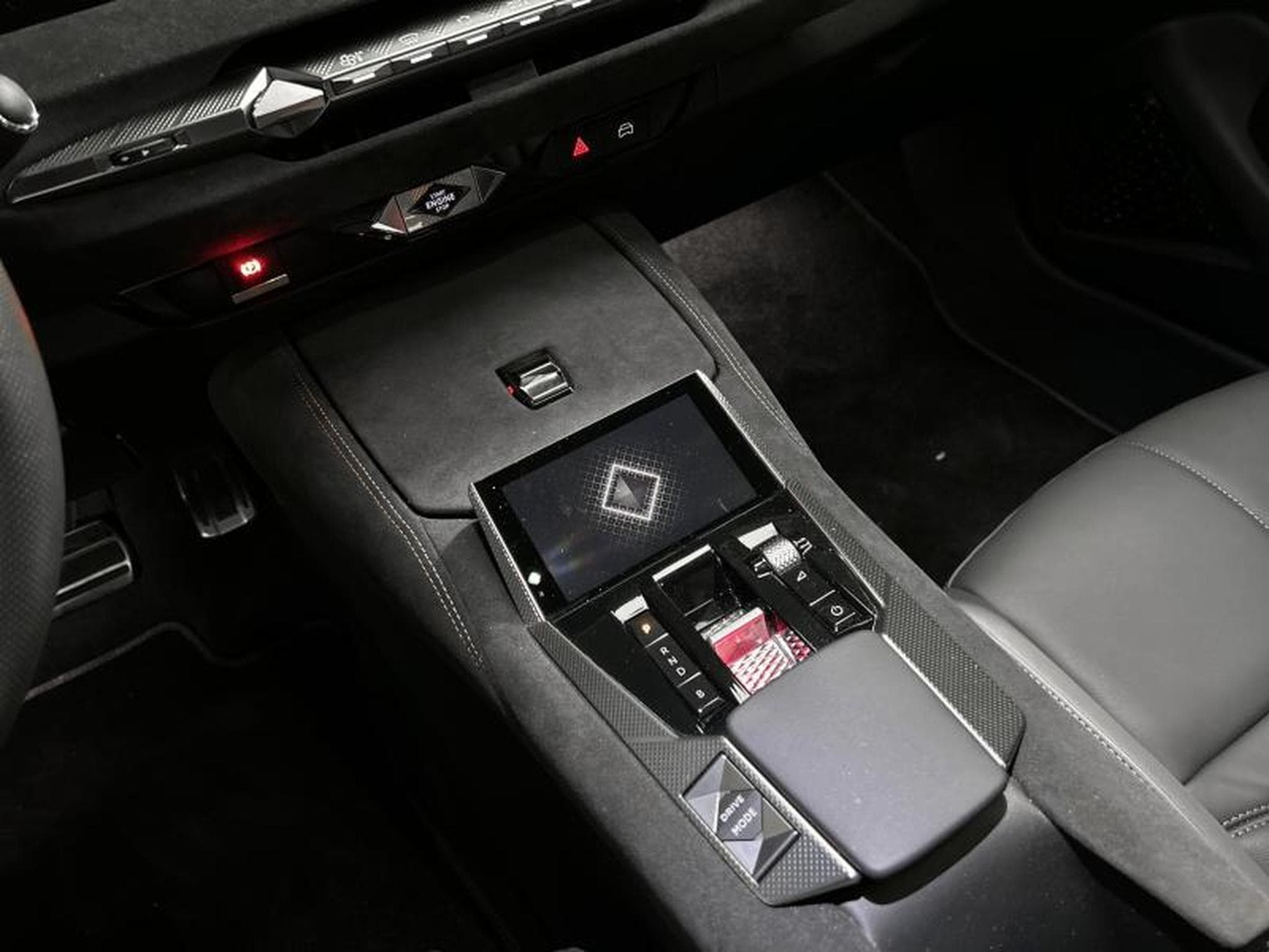 DS Automobiles DS4 DS4 Performance Line + (2022) - Foto 17