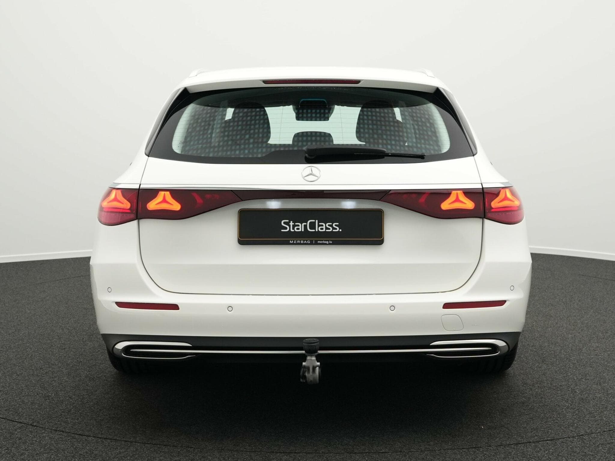 Mercedes E 200 T. Avantgarde Digital+AHK+360°+Memory (2023) - Photo 4