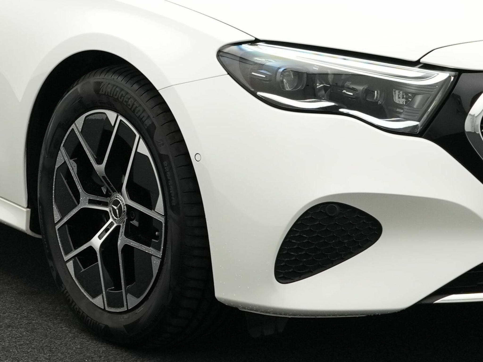 Mercedes E 200 T. Avantgarde Digital+AHK+360°+Memory (2023) - Photo 9