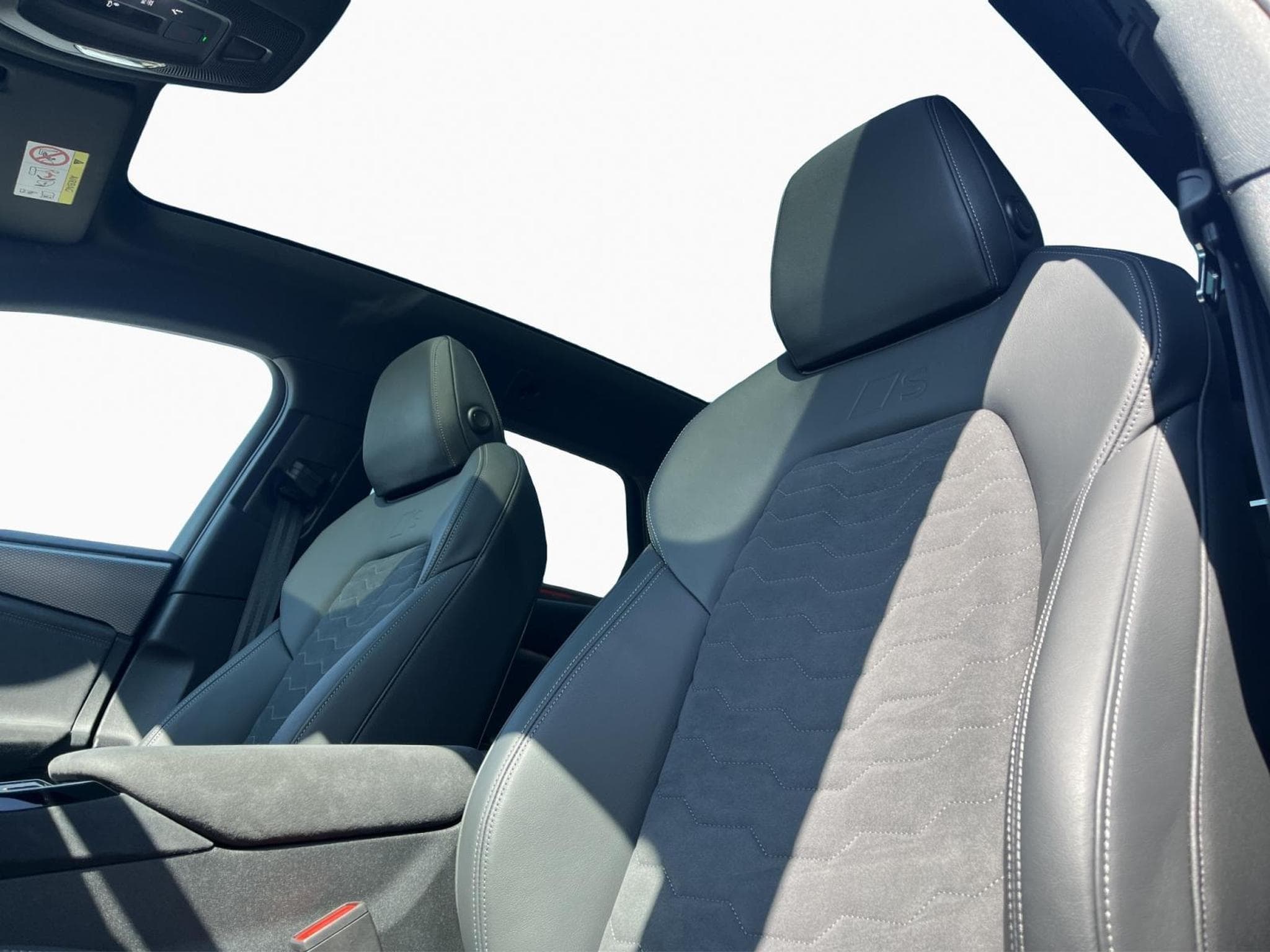 Audi A6 Edition Blu Avant e-tron (2025) - Photo 13