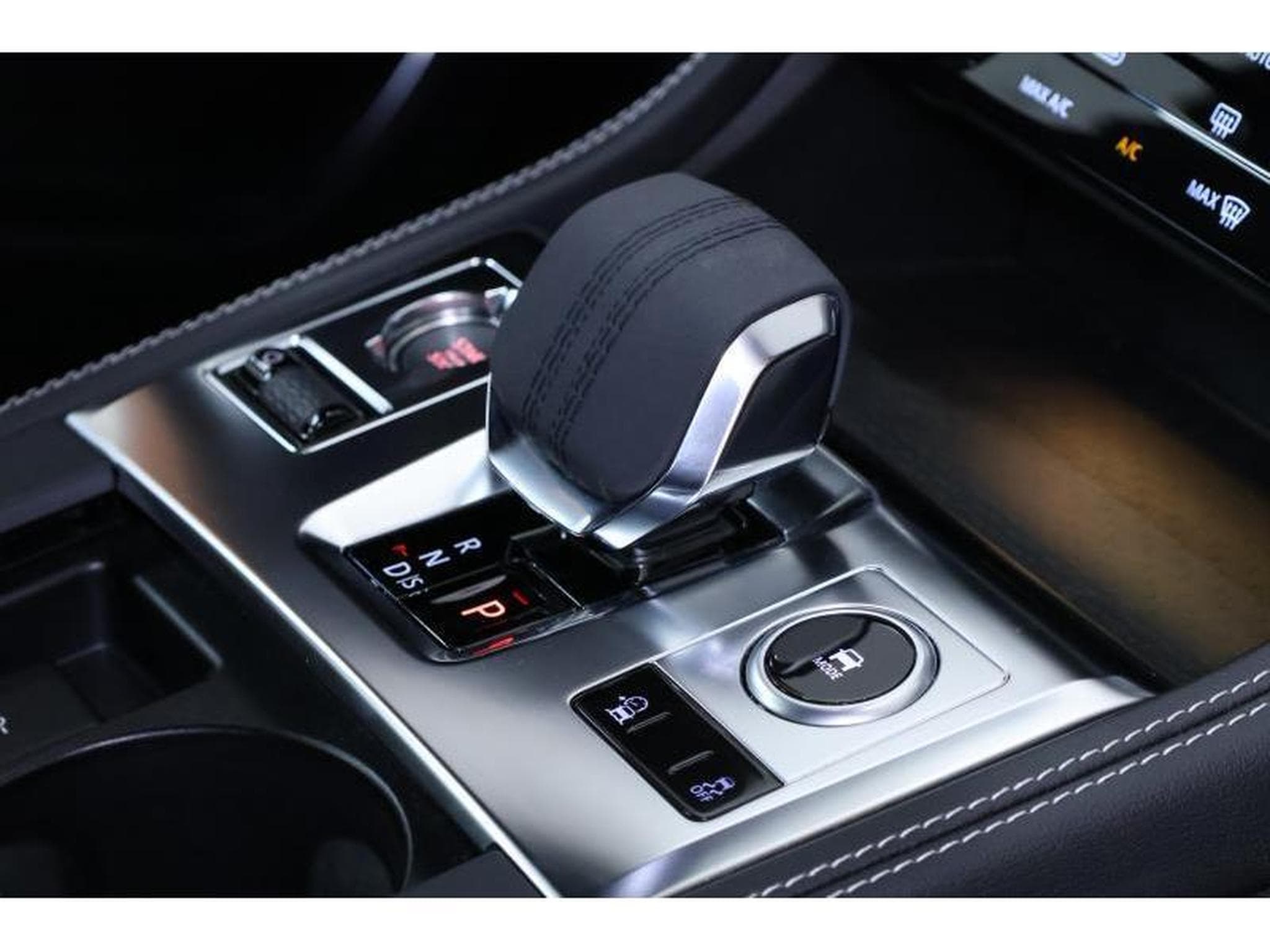 Jaguar F-Pace D165 S AWD Auto (2024) - Photo 12