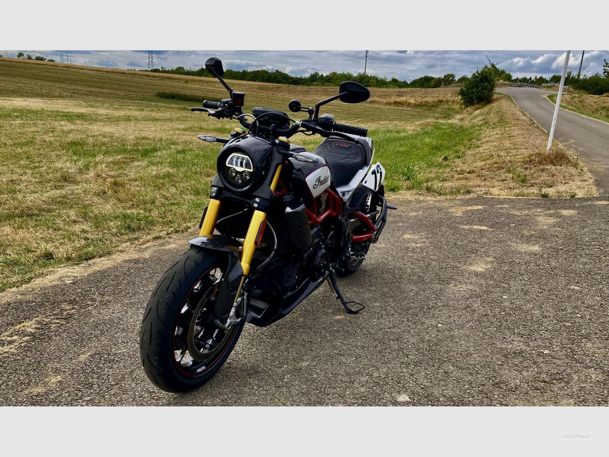 Indian FTR Carbon R (2022) - Photo 5