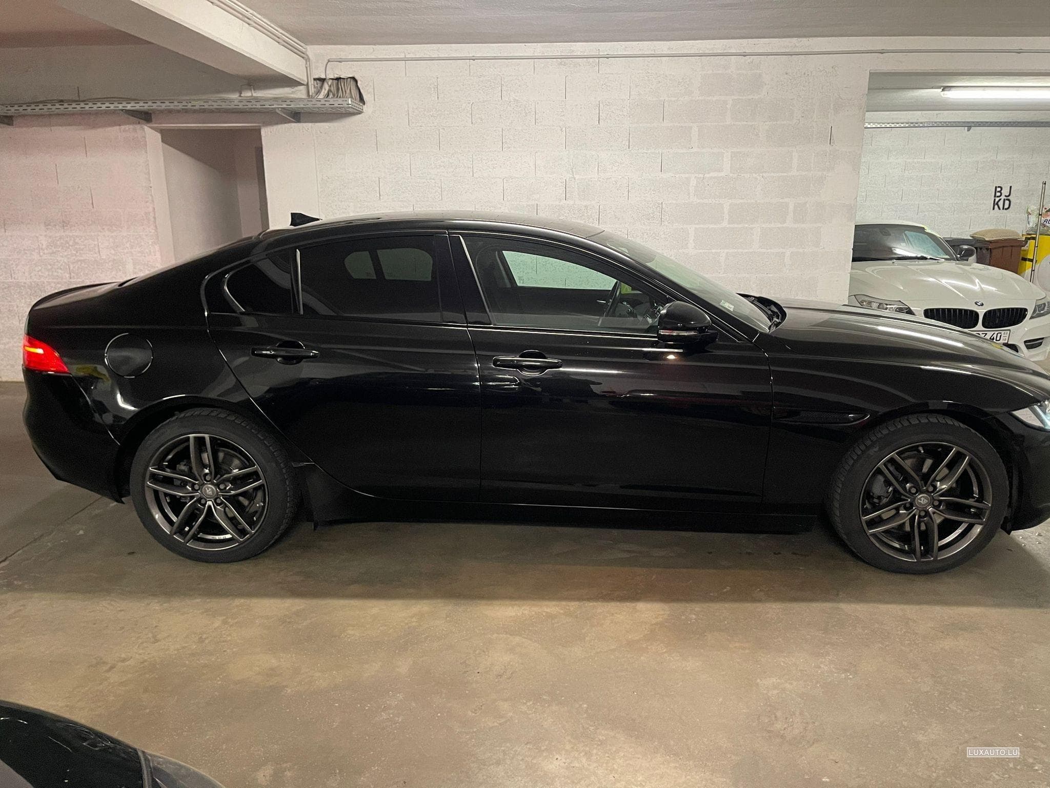 Jaguar XE (2015) - Photo 2