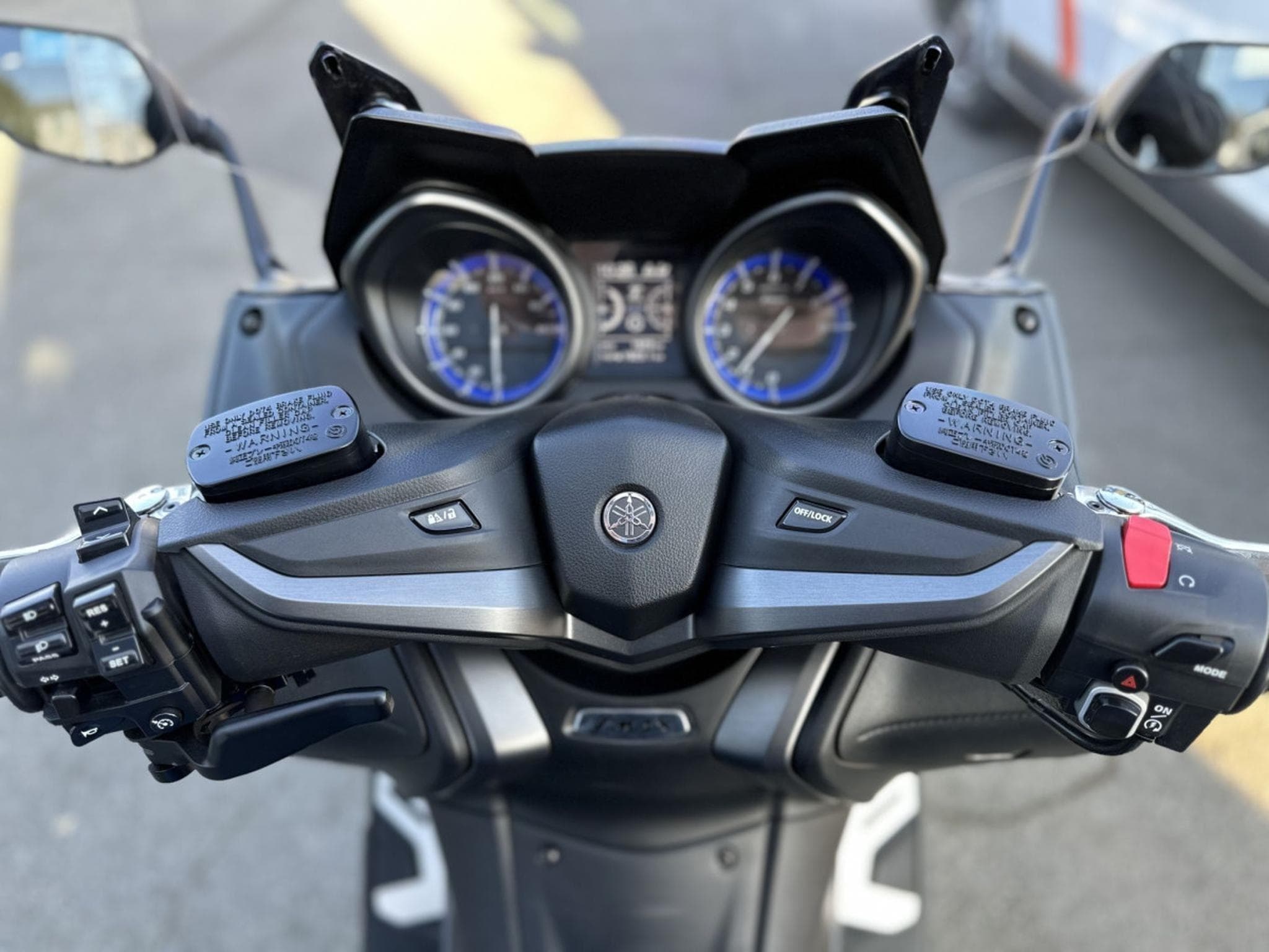 Yamaha T-Max TECH (2021) - Foto 2