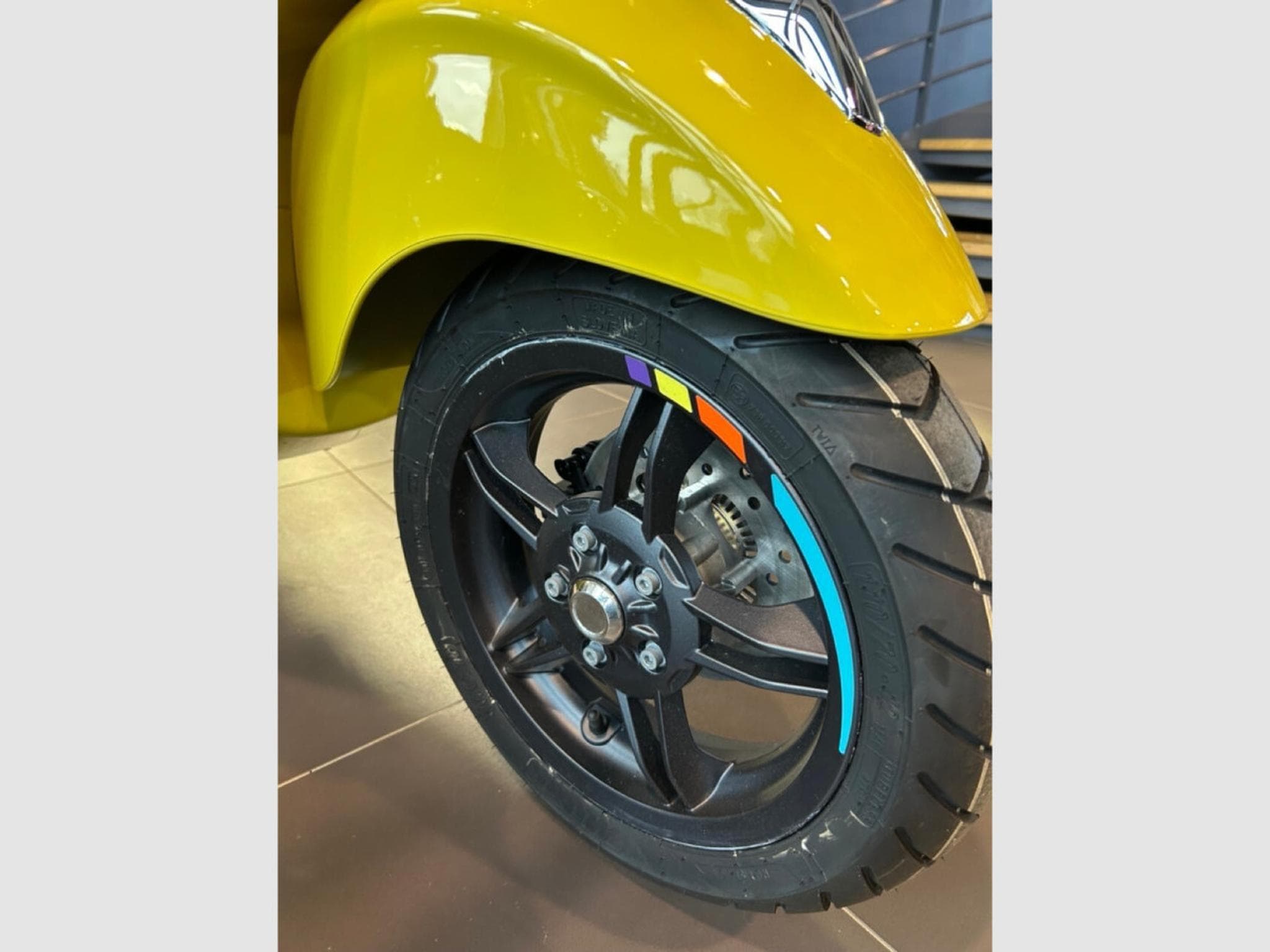 Vespa Primavera S (2026) - Photo 7