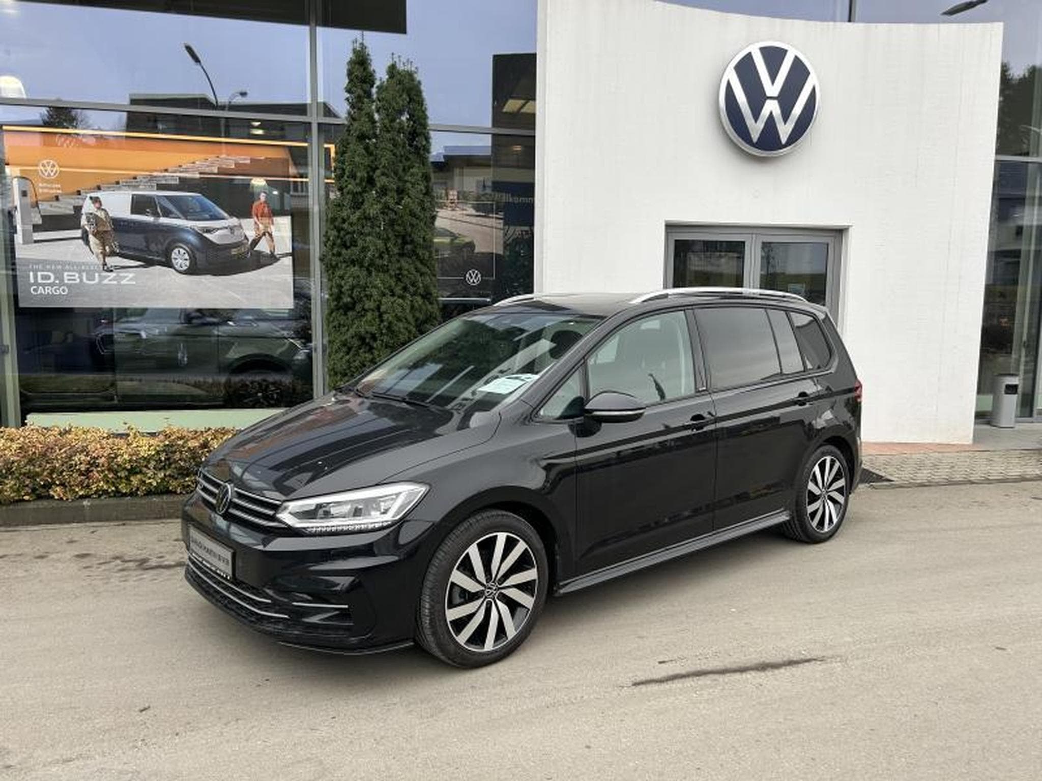 VW Touran Life 1.5 TSI DSG (2024) - Foto 2