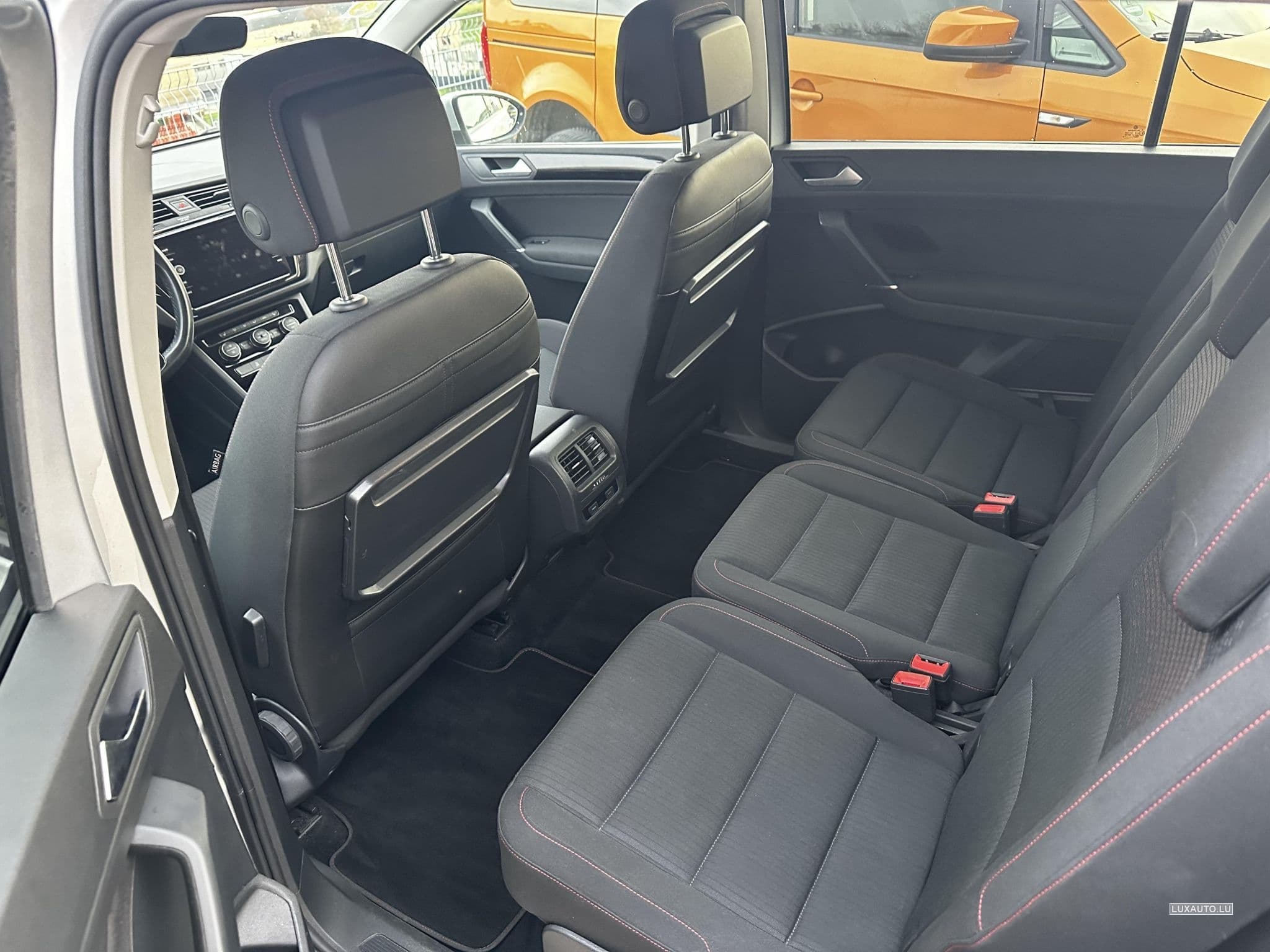 VW Touran 2.0 TDI 150 PS Sound (2017) - Foto 11
