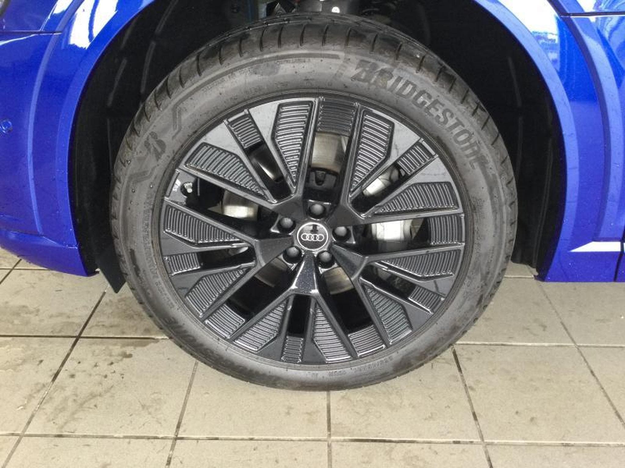 Audi Q8 Sportback e-tron s-line (2025) - Foto 6