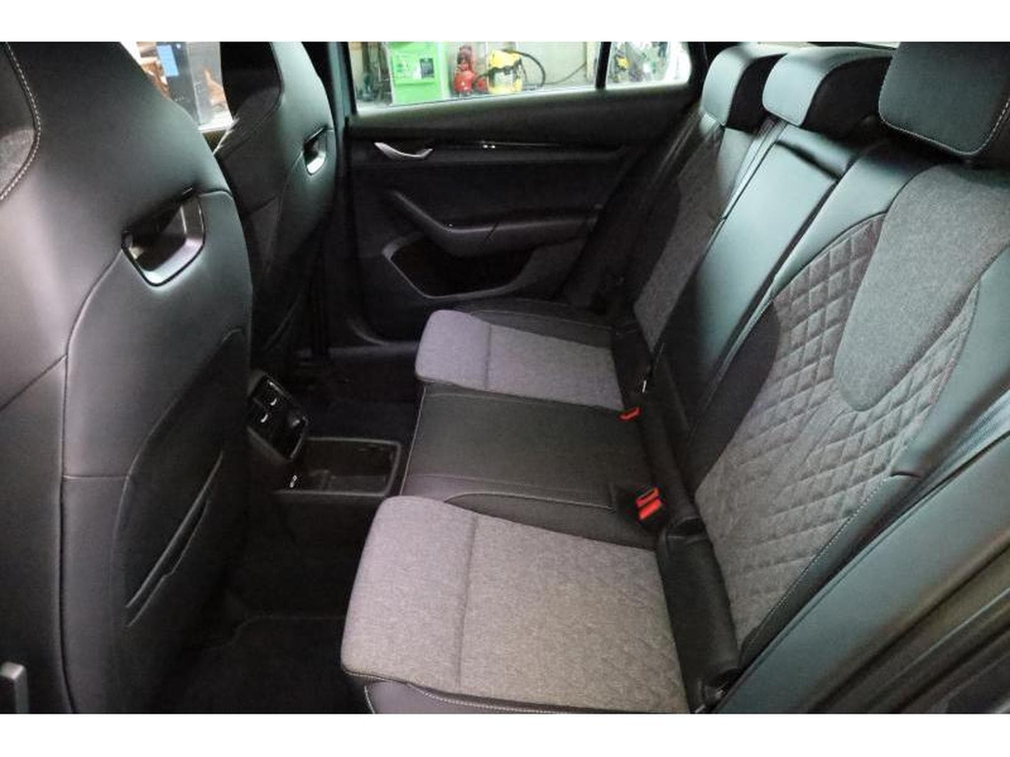 Skoda Octavia Sportline (2024) - Photo 7