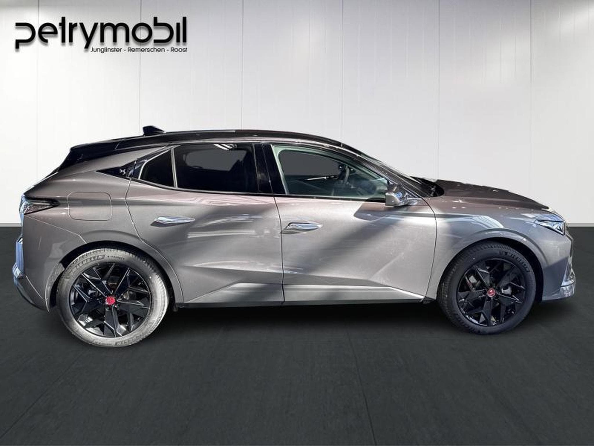 DS Automobiles DS4 4 Performance Line + (2023) - Photo 15