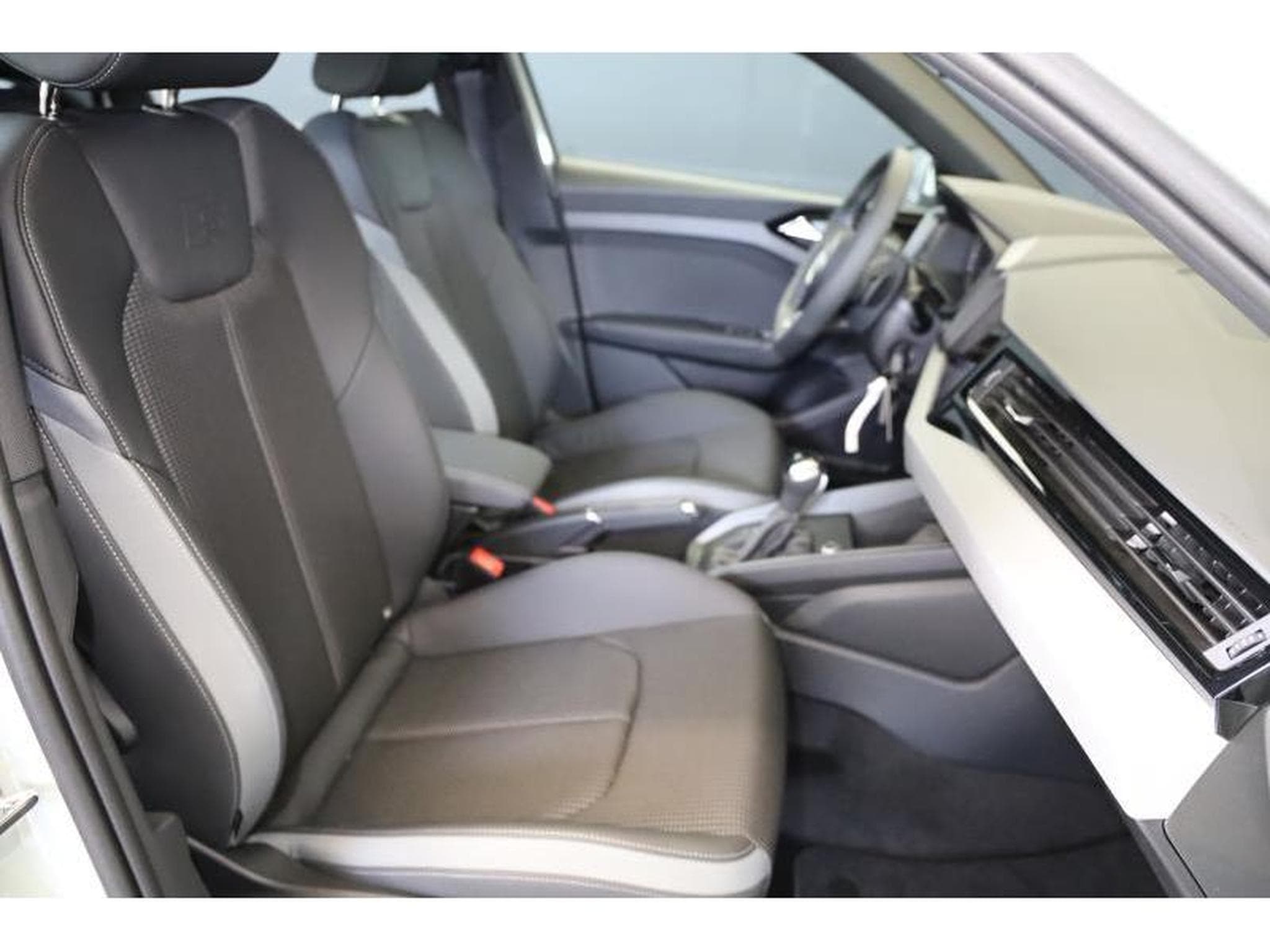 Audi A1 Sportback S Line (2024) - Photo 9