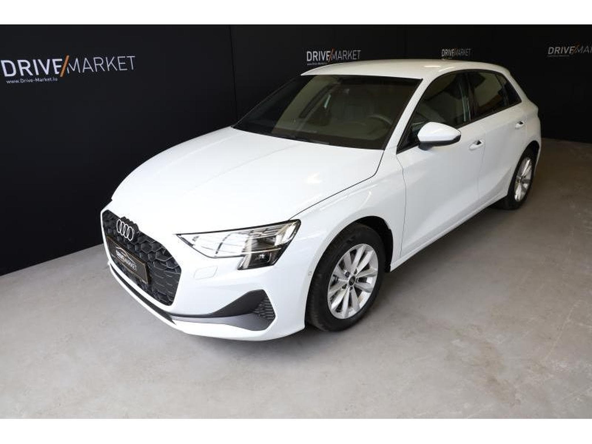 Audi A3 Sportback S Line (2024) - Photo 13