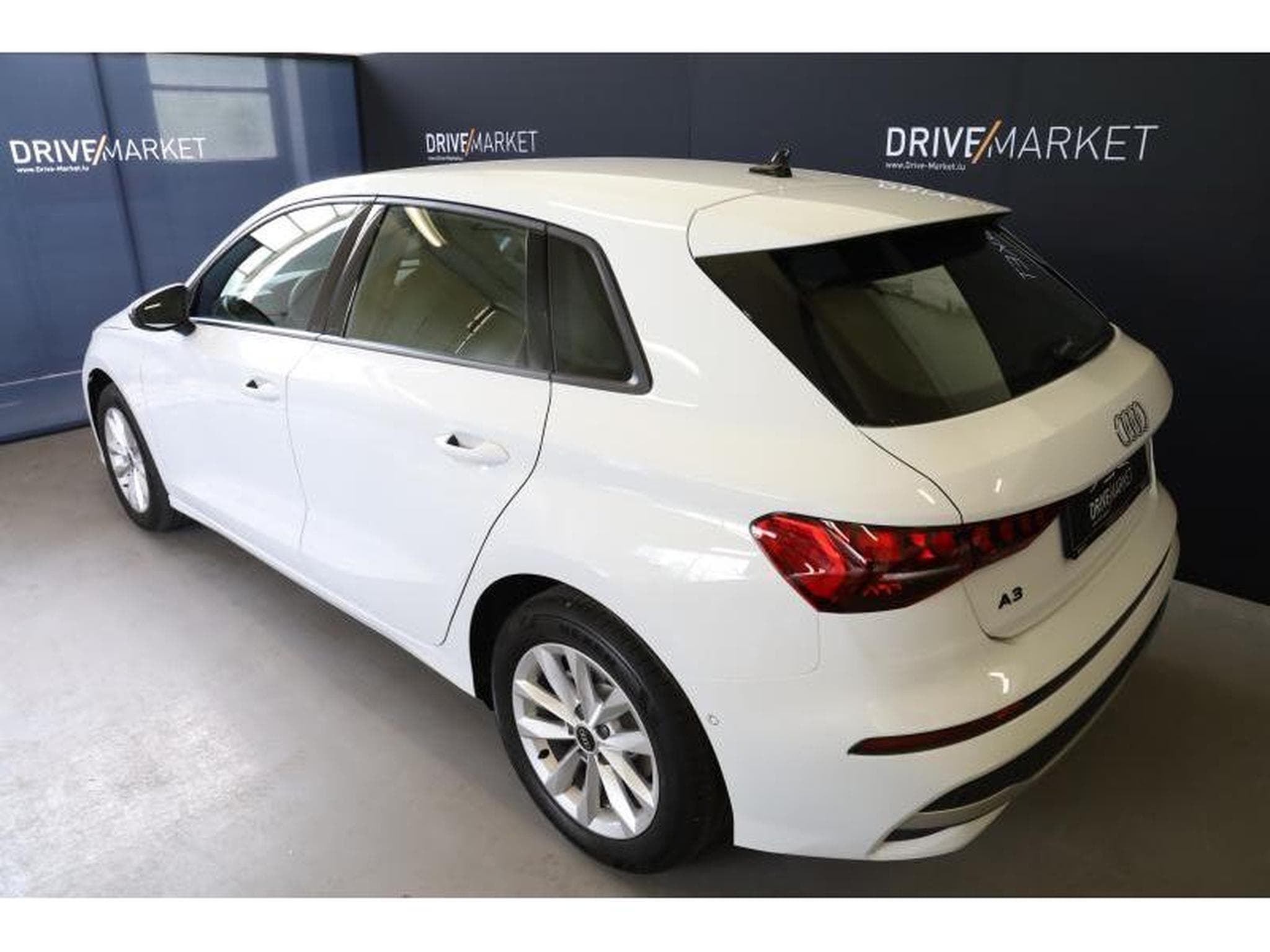 Audi A3 Sportback S Line (2024) - Photo 16