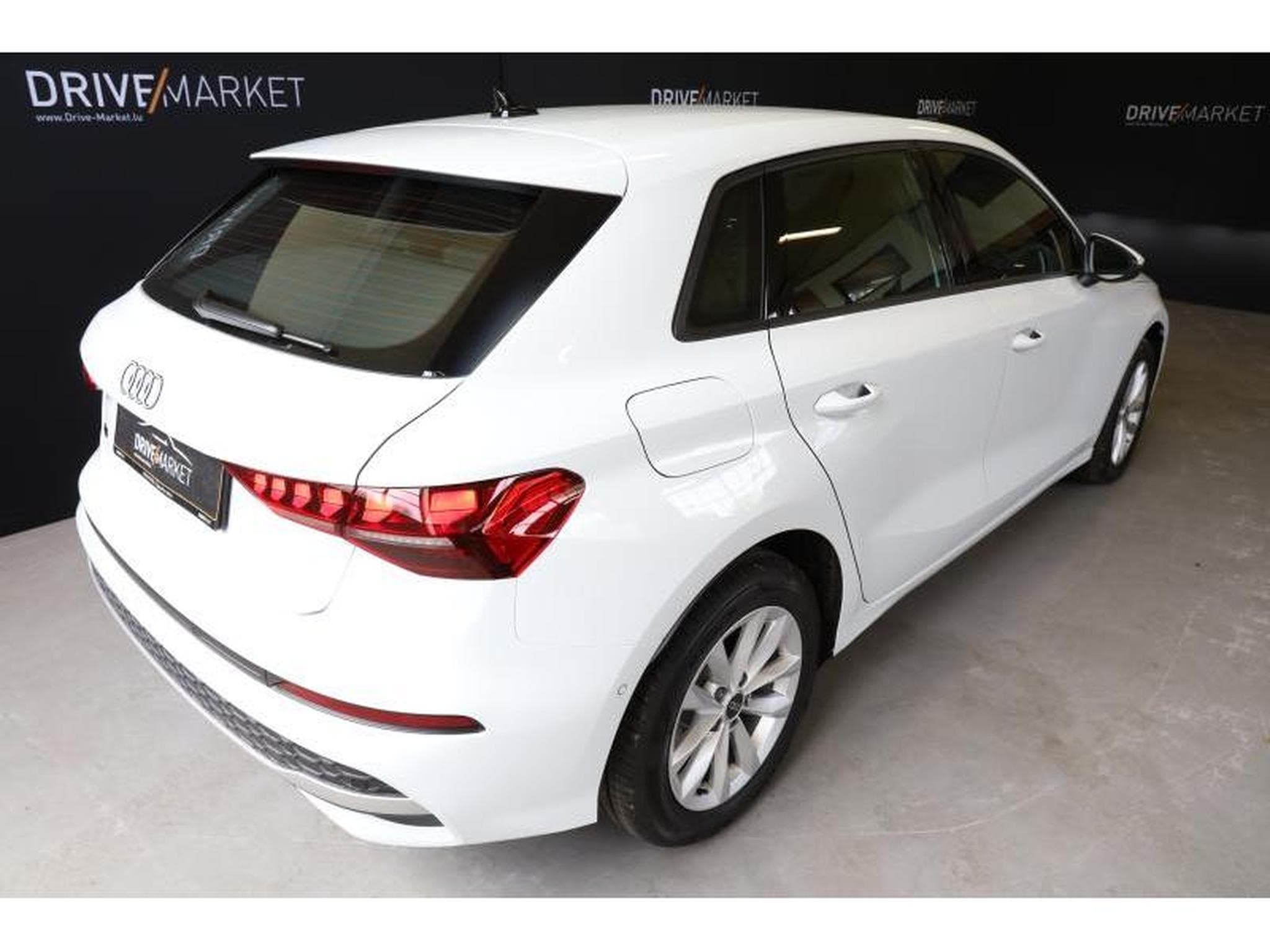 Audi A3 Sportback S Line (2024) - Photo 3