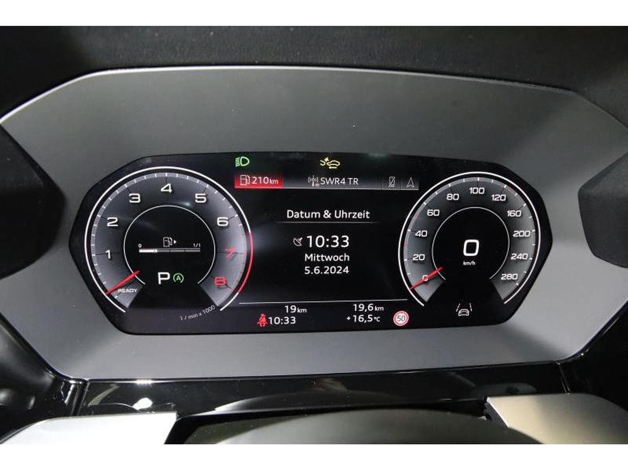 Audi A3 Sportback S Line (2024) - Photo 4