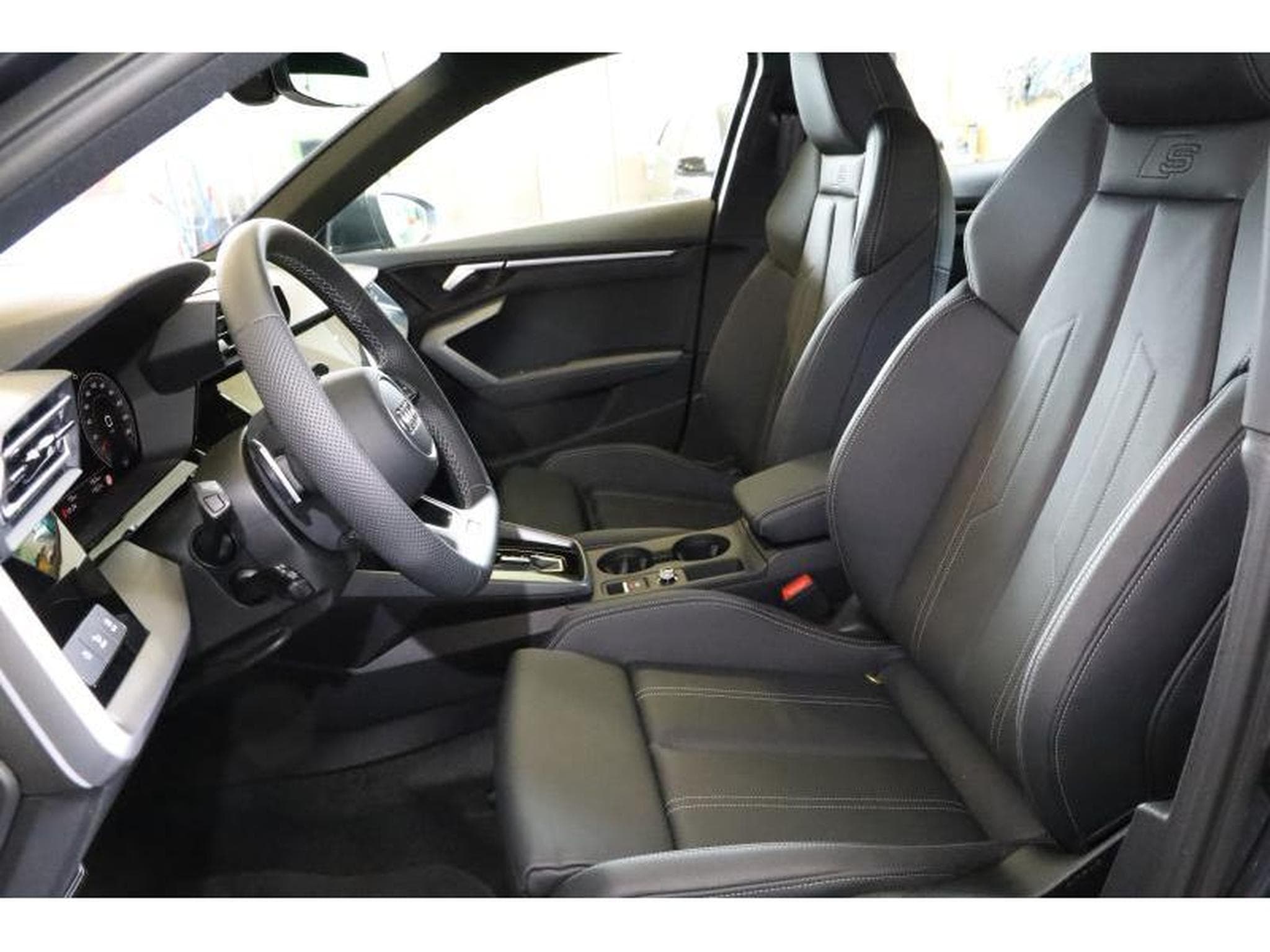 Audi A3 Sportback S Line (2024) - Photo 8