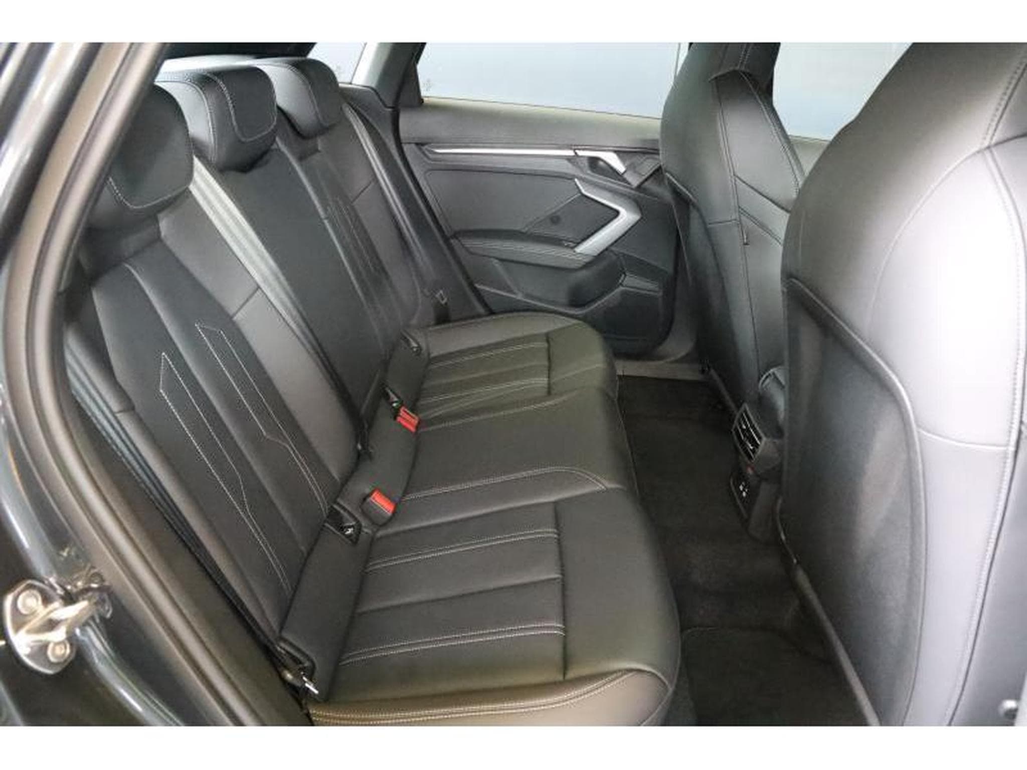 Audi A3 Sportback S Line (2024) - Photo 9