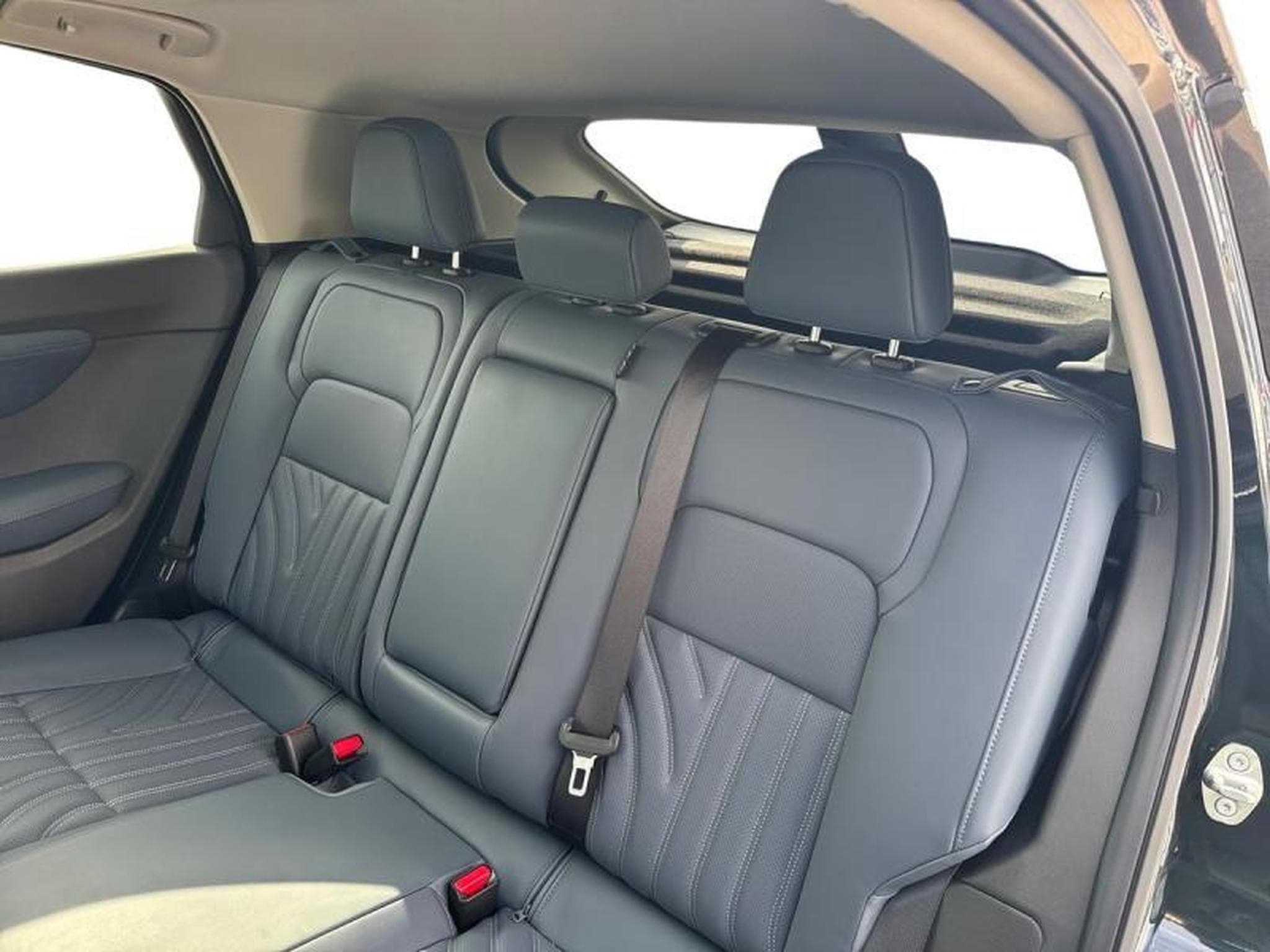 Nissan Ariya EVOLVE (2025) - Foto 12