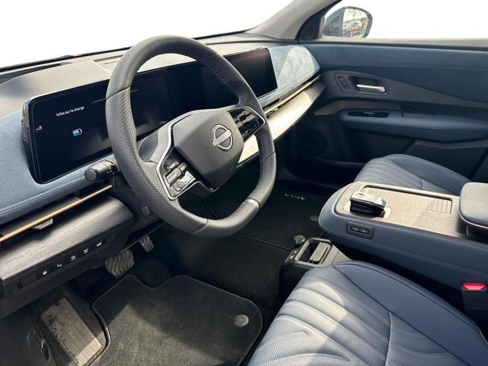 Nissan Ariya EVOLVE (2025) - Foto 8