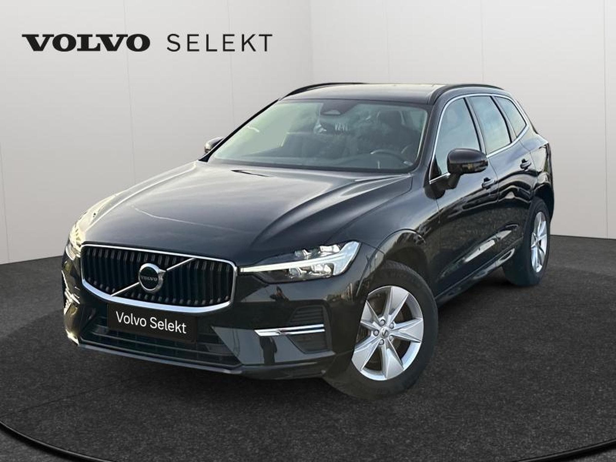 Volvo XC60 B4 Core / Diesel (2023) - Foto 1