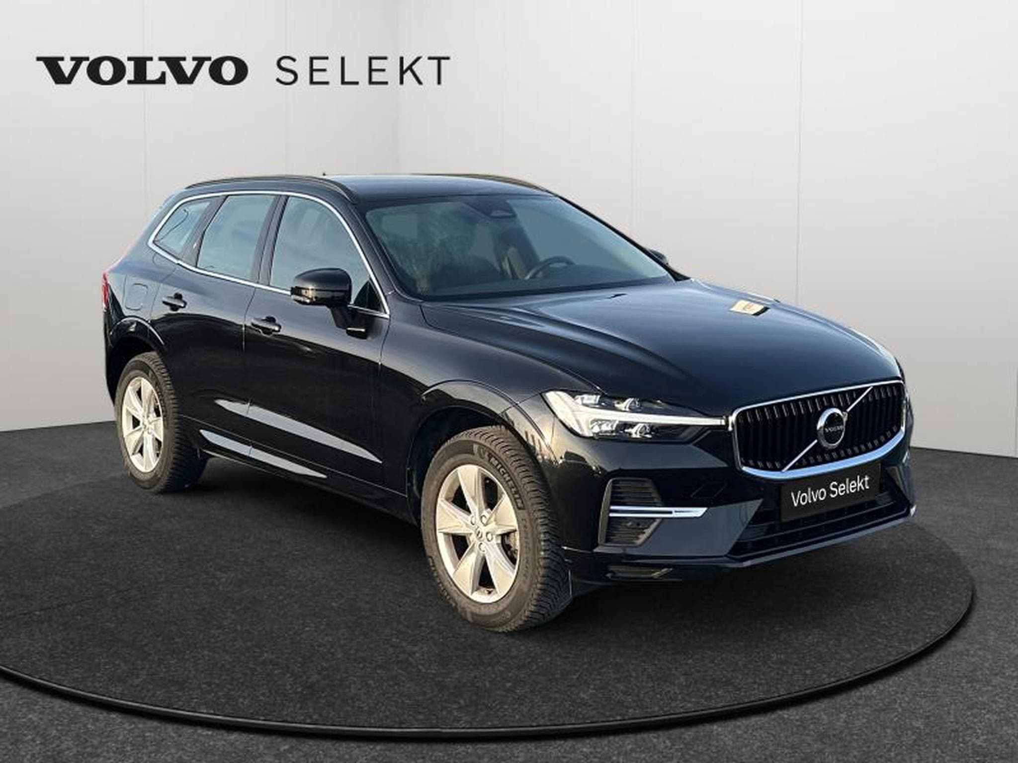 Volvo XC60 B4 Core / Diesel (2023) - Foto 8