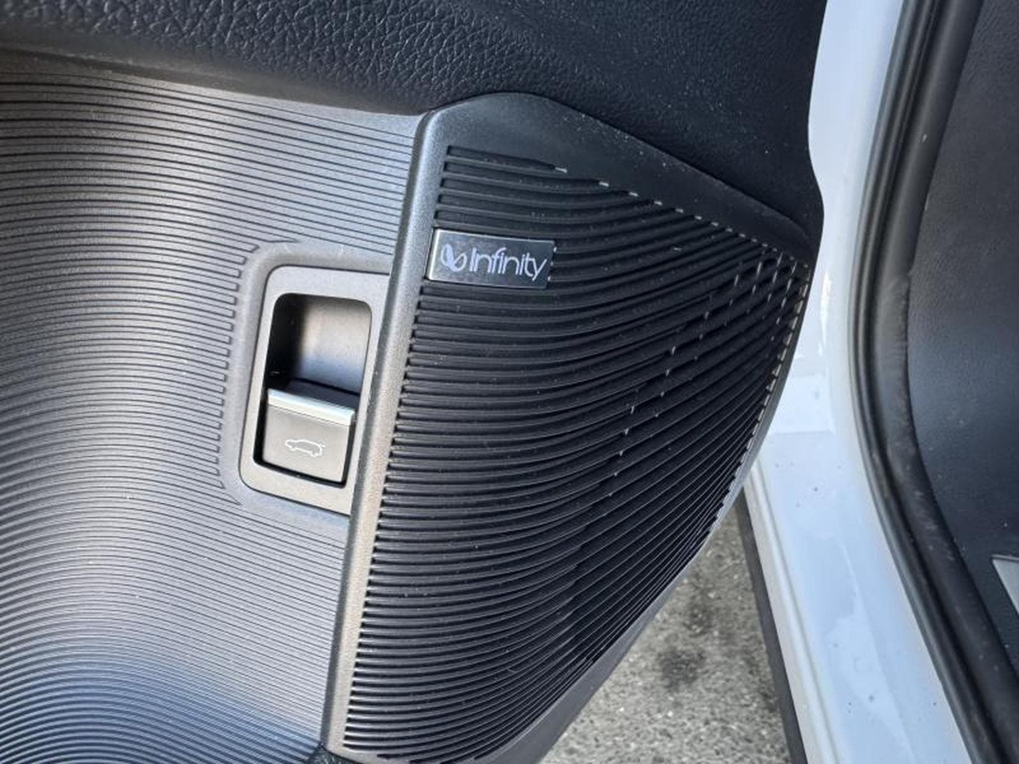 BYD SEAL U DESIGN (2024) - Photo 17