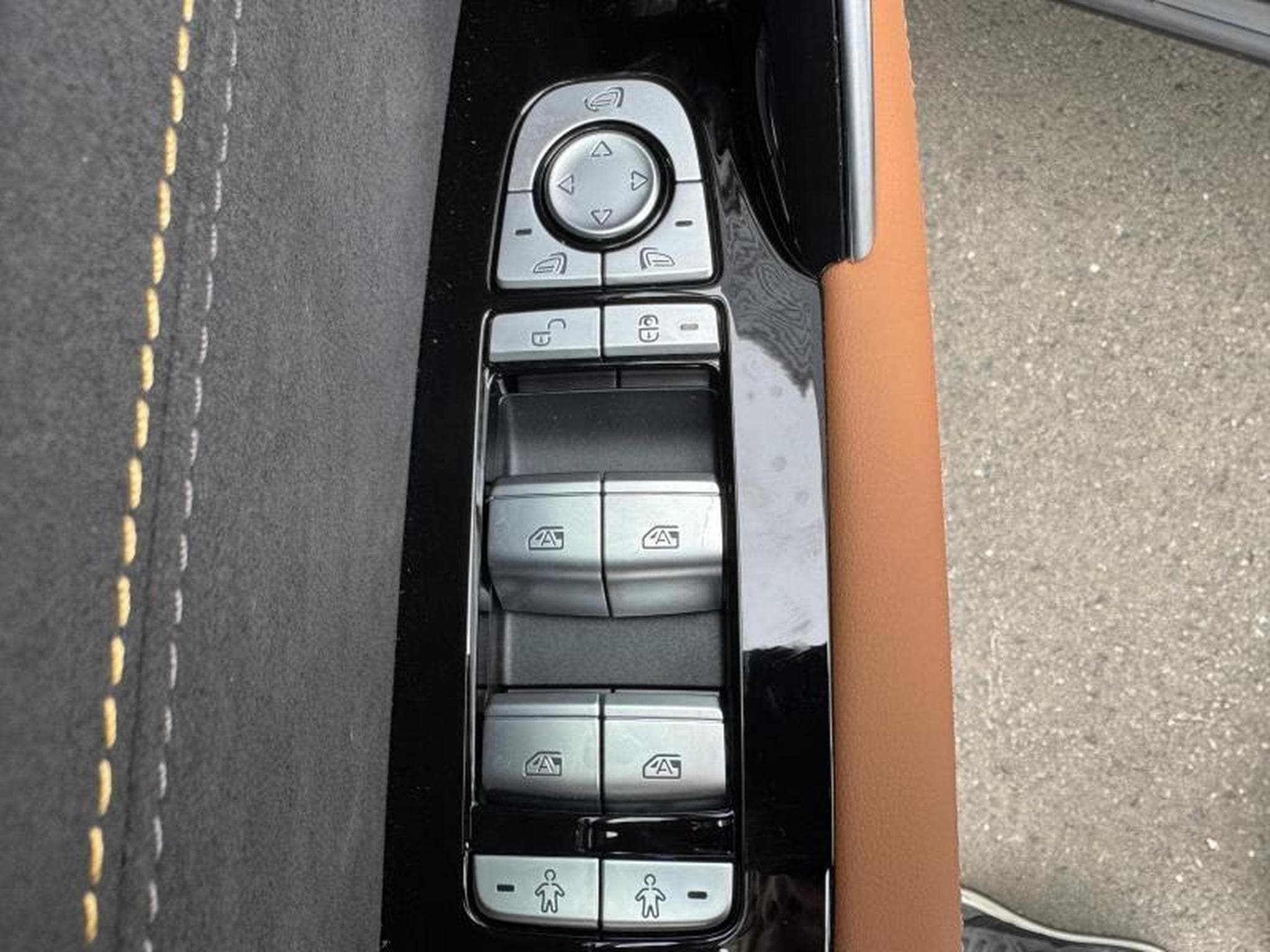 BYD TANG EXECUTIVE (2024) - Photo 20