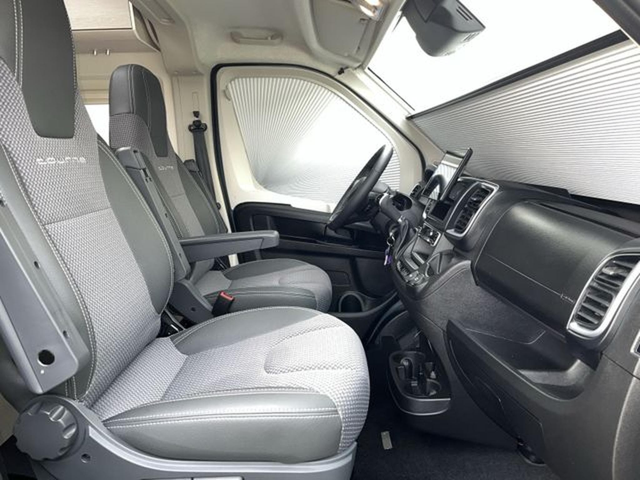 Tourne Mobile Cruise 6.4m, 2.2 BlueHDI 180, Automatik (2023) - Foto 8