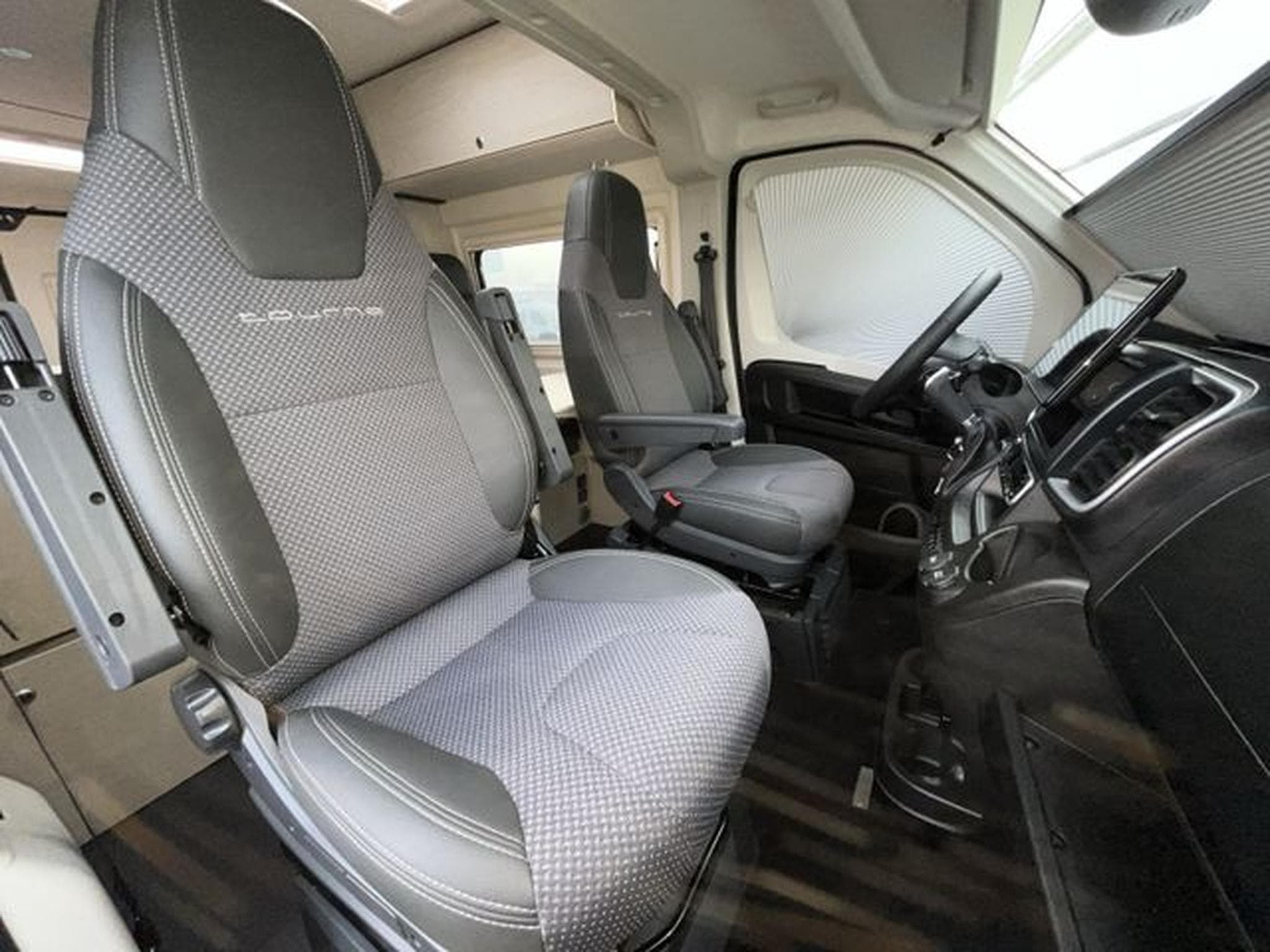 Tourne Mobile Cruise 6.4m, 2.2 BlueHDI 180, Automatik (2023) - Foto 9