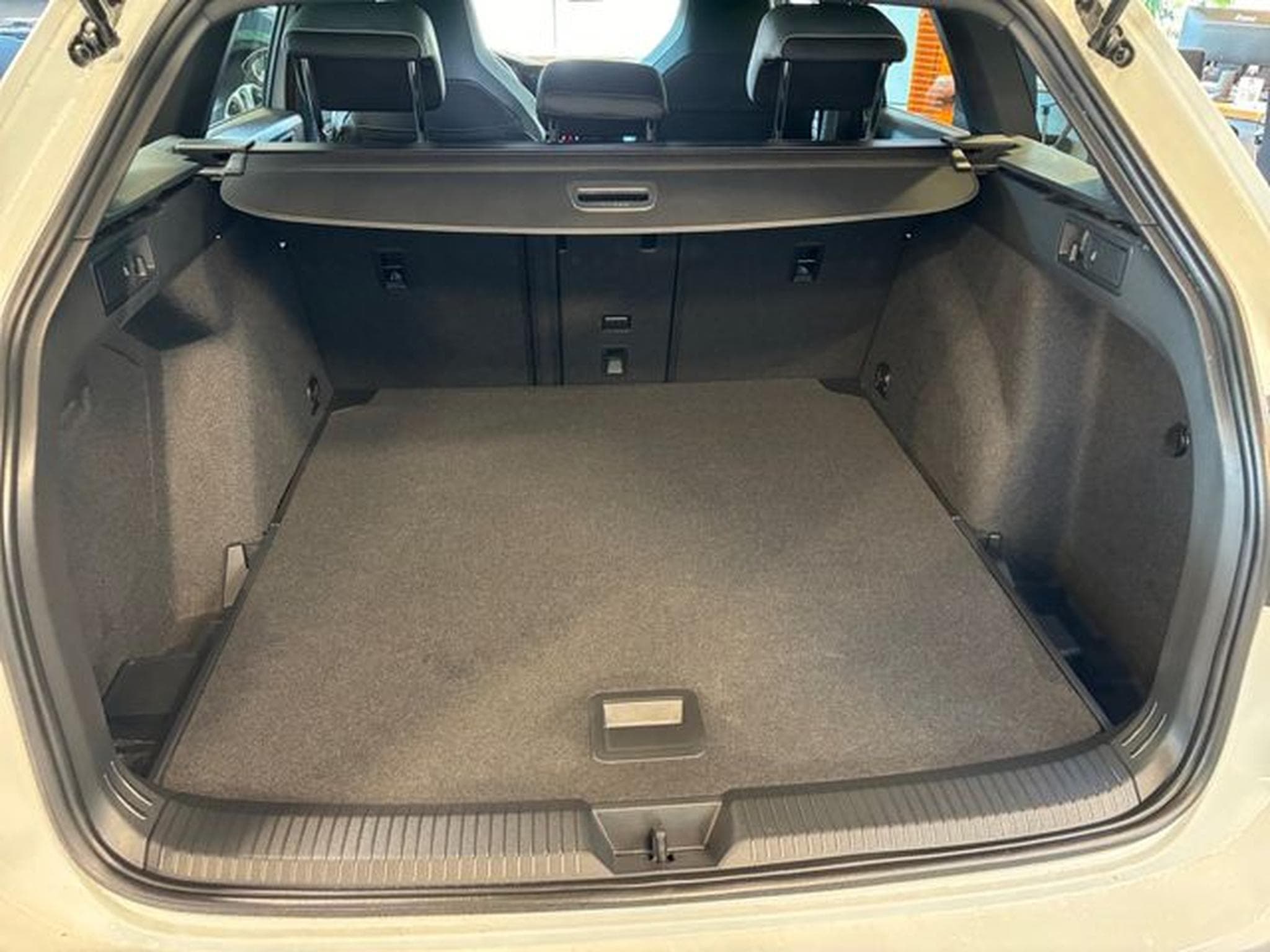 VW Golf Golf Variant VIII R-Line (2022) - Foto 12