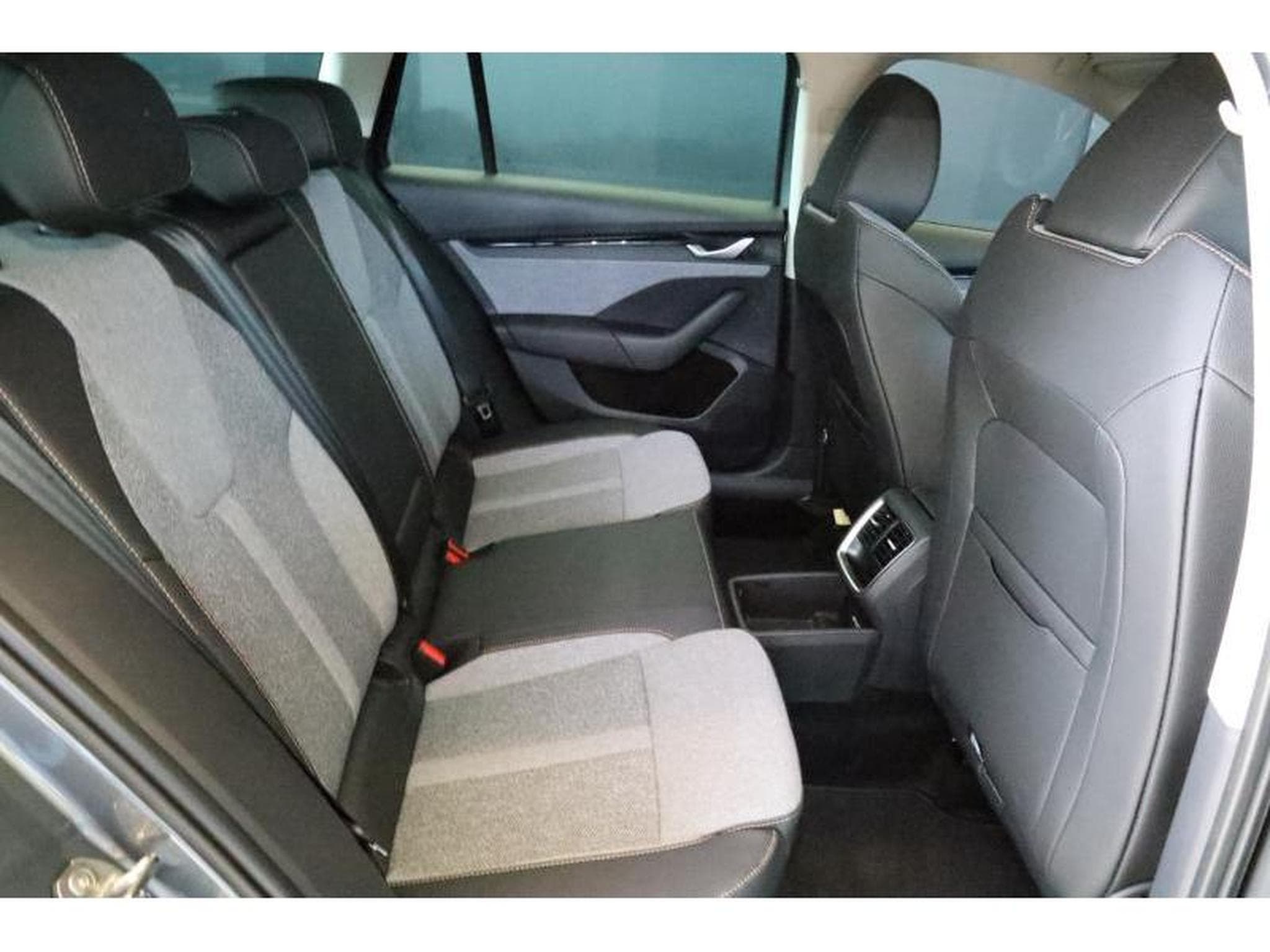 Skoda Octavia Selection (2025) - Foto 14