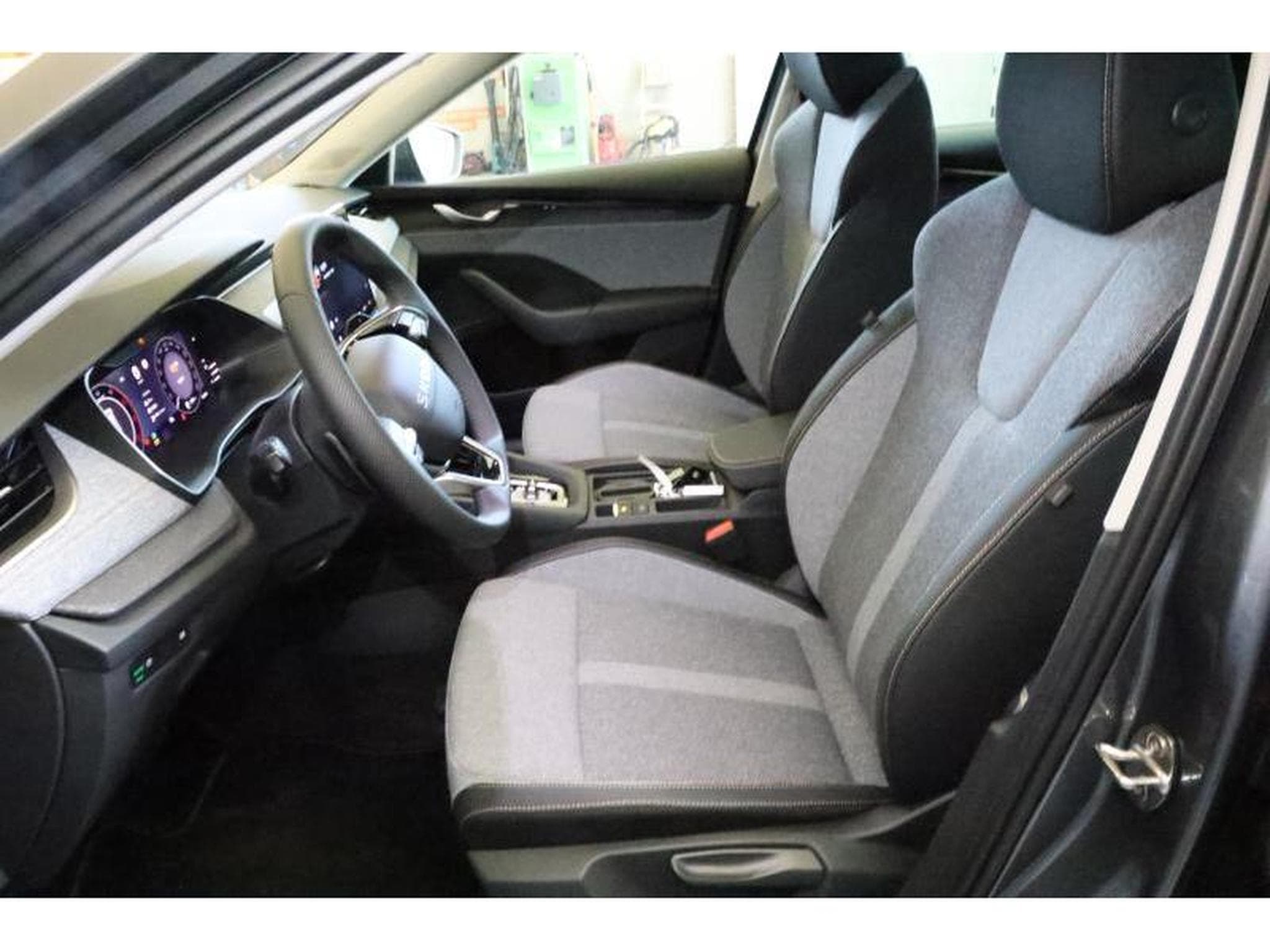Skoda Octavia Selection (2025) - Photo 17