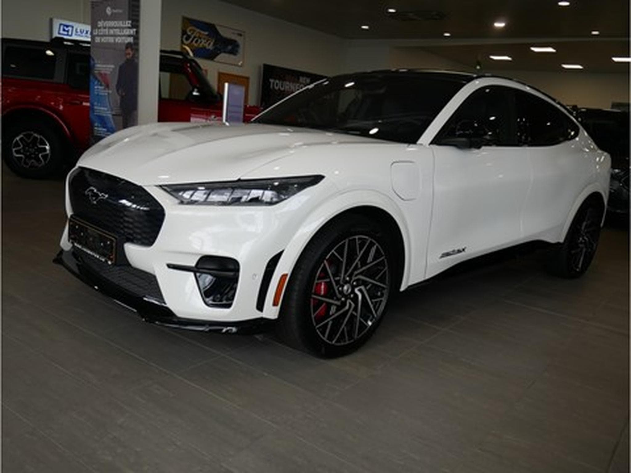 Ford Mustang Mach-E GT 99kWh Extended Range 487ch/258kW - A1 (2024) - Foto 3