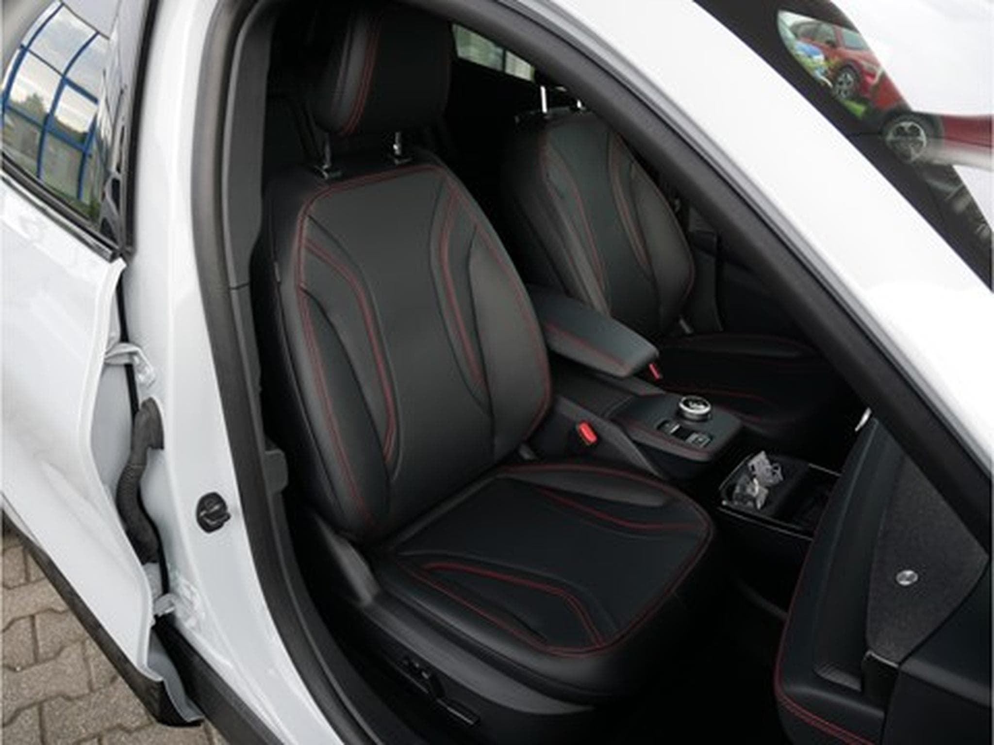 Ford Mustang Mach-E Premium AWD 99kWh Extended Range 351ch/258kW - A1 (2025) - Foto 5