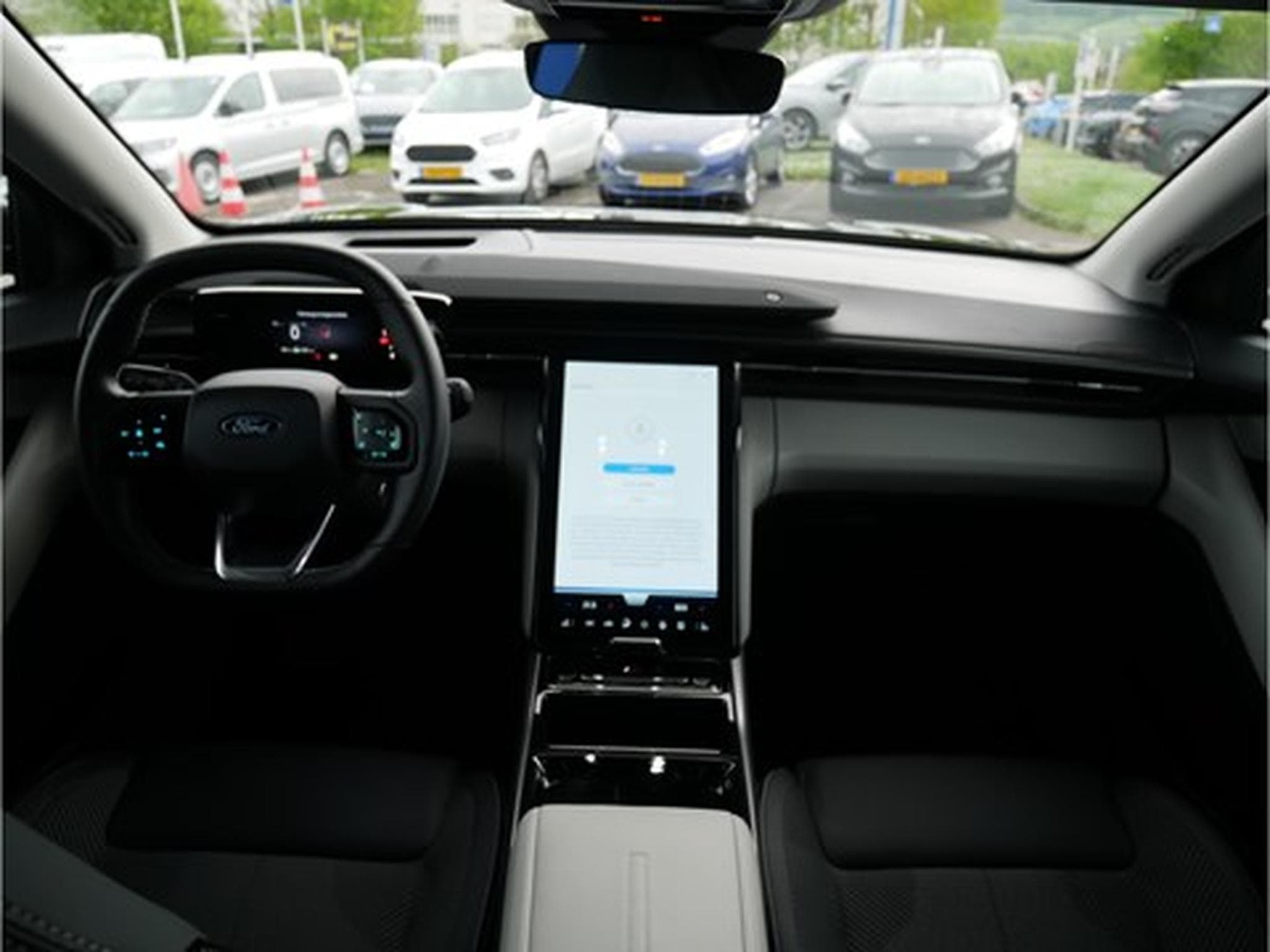 Ford Explorer Explorer 77kWh Extended Range RWD 286ch/210kW - A1 (2024) - Photo 4