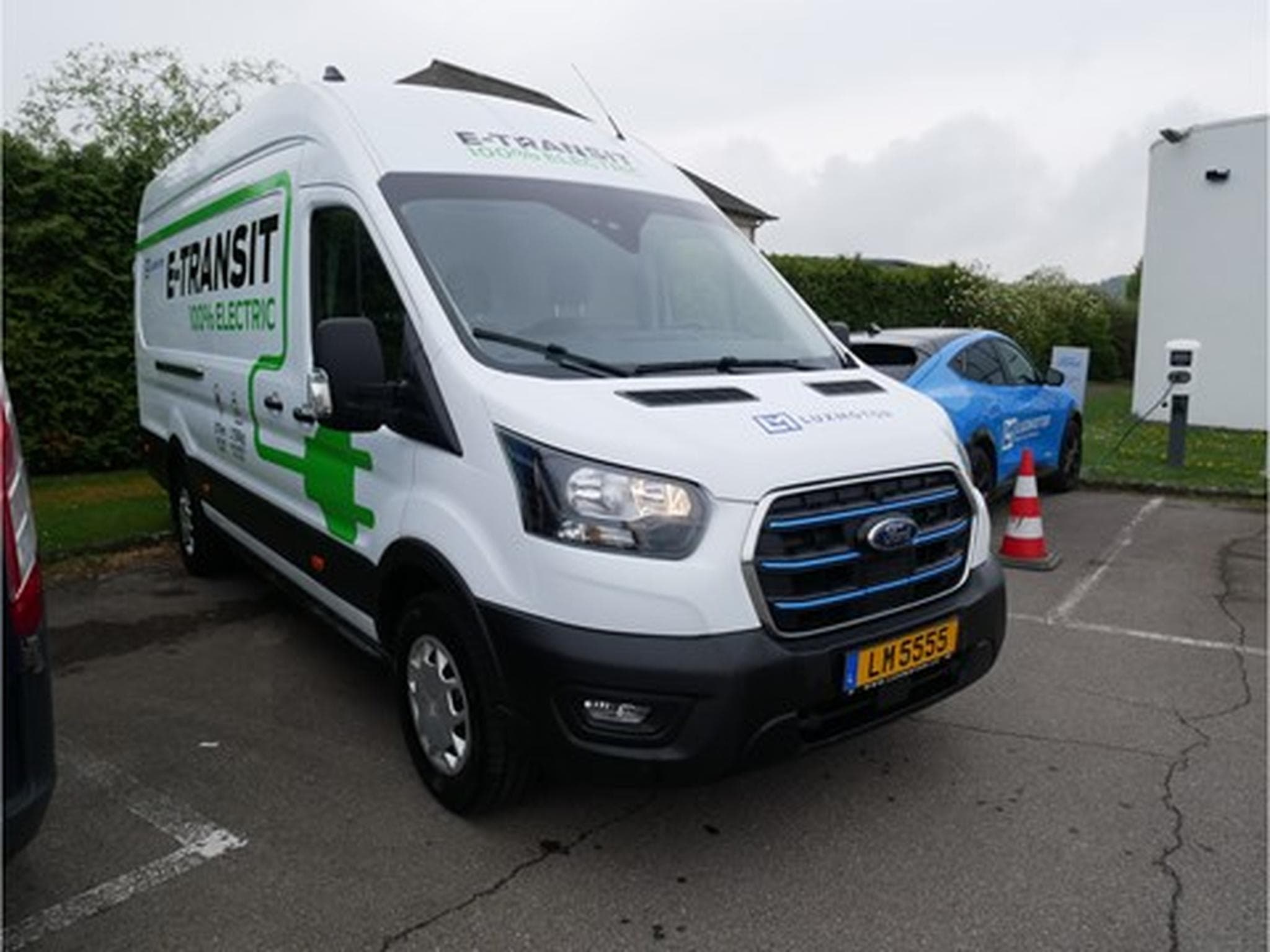 Ford Transit 2T 425E Fourgon Tole L4/H3 Trend Electric 67kW/198kW/269cv G (2023) - Photo 2