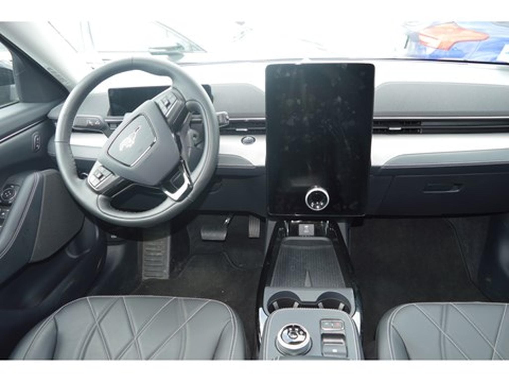 Ford Mustang Mach-E Base 72kWh Standard Range LFP 269ch/198kW - A1 GAR 01/2029 (2024) - Photo 5