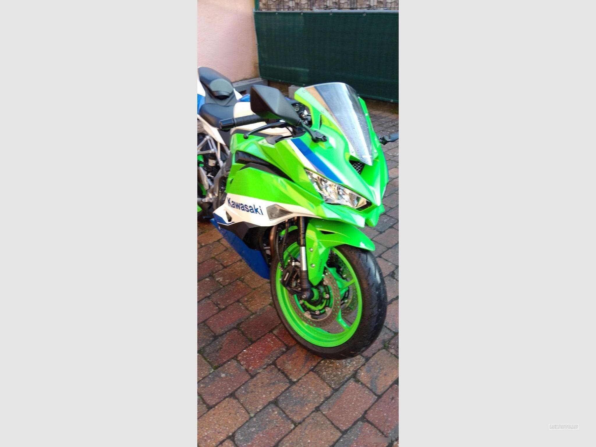 Kawasaki ZX4R 40th Anniversary (2024) - Photo 2