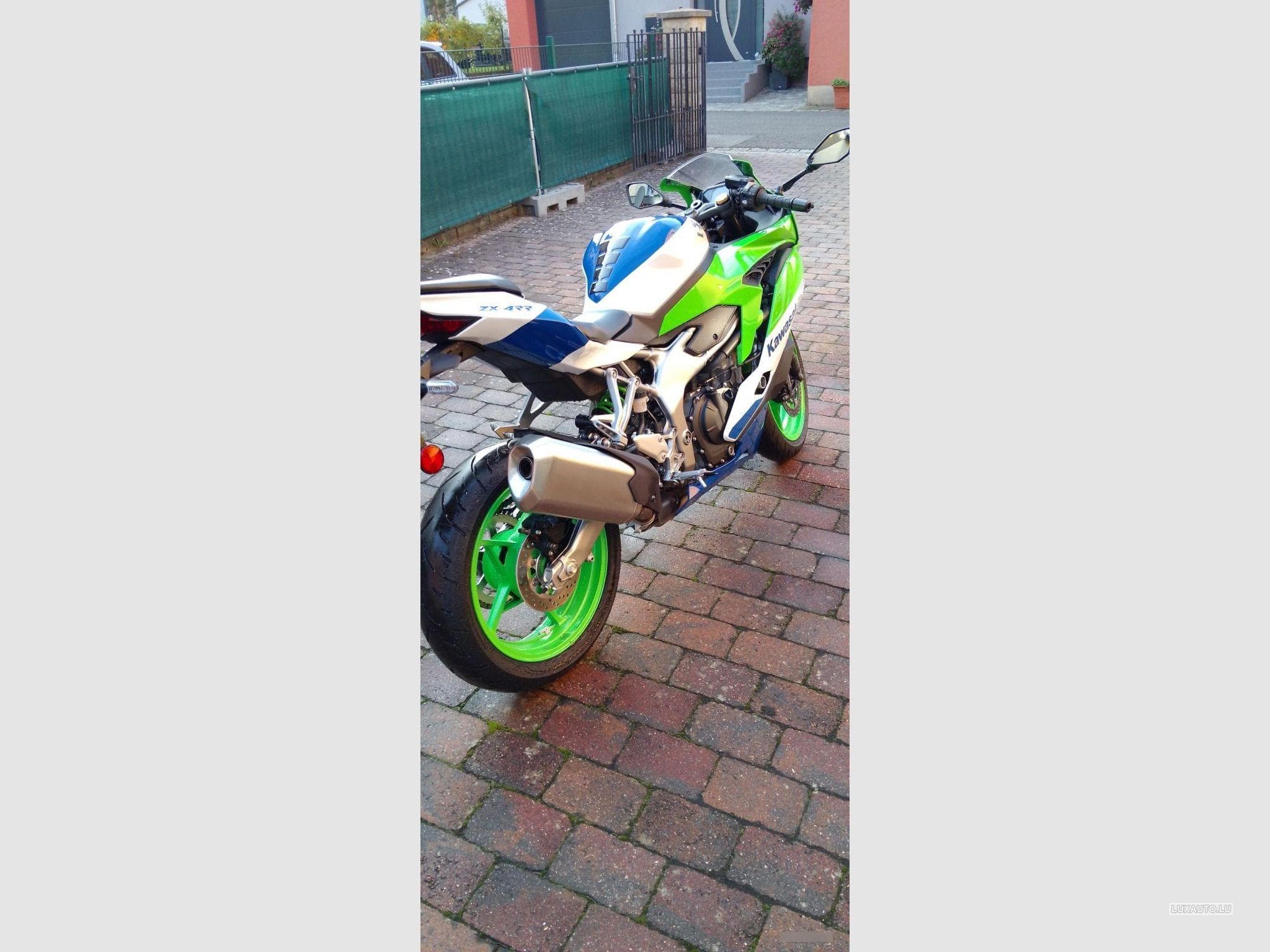Kawasaki ZX4R 40th Anniversary (2024) - Photo 6