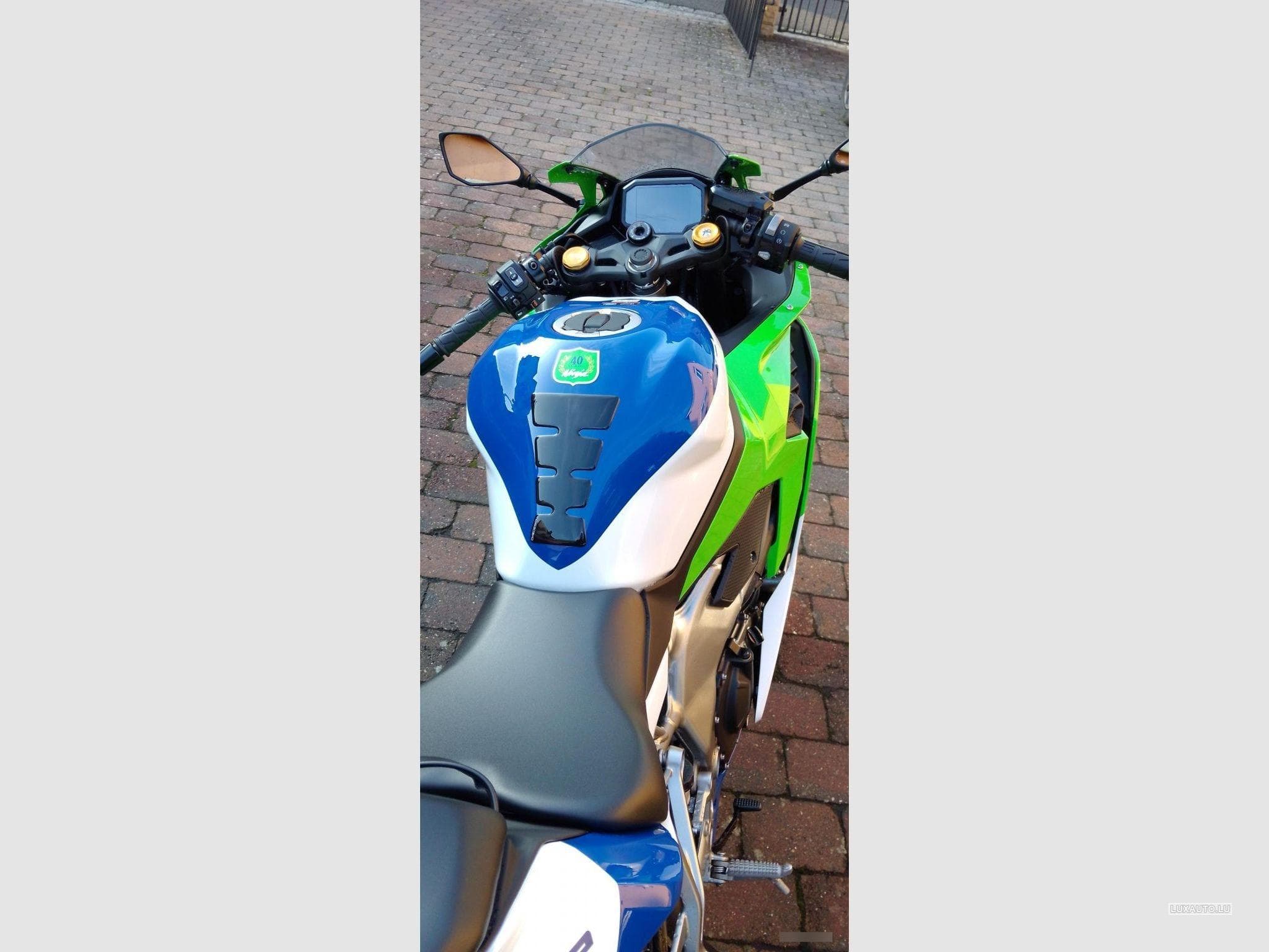 Kawasaki ZX4R 40th Anniversary (2024) - Photo 8