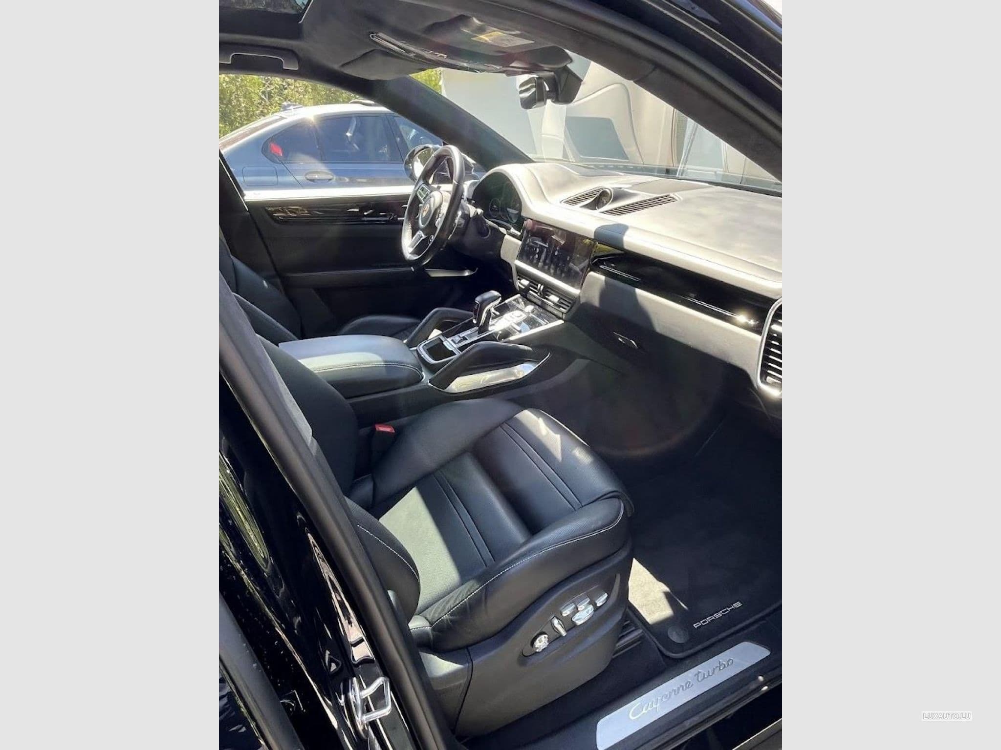 Porsche Cayenne Turbo Sport (2020) - Photo 3