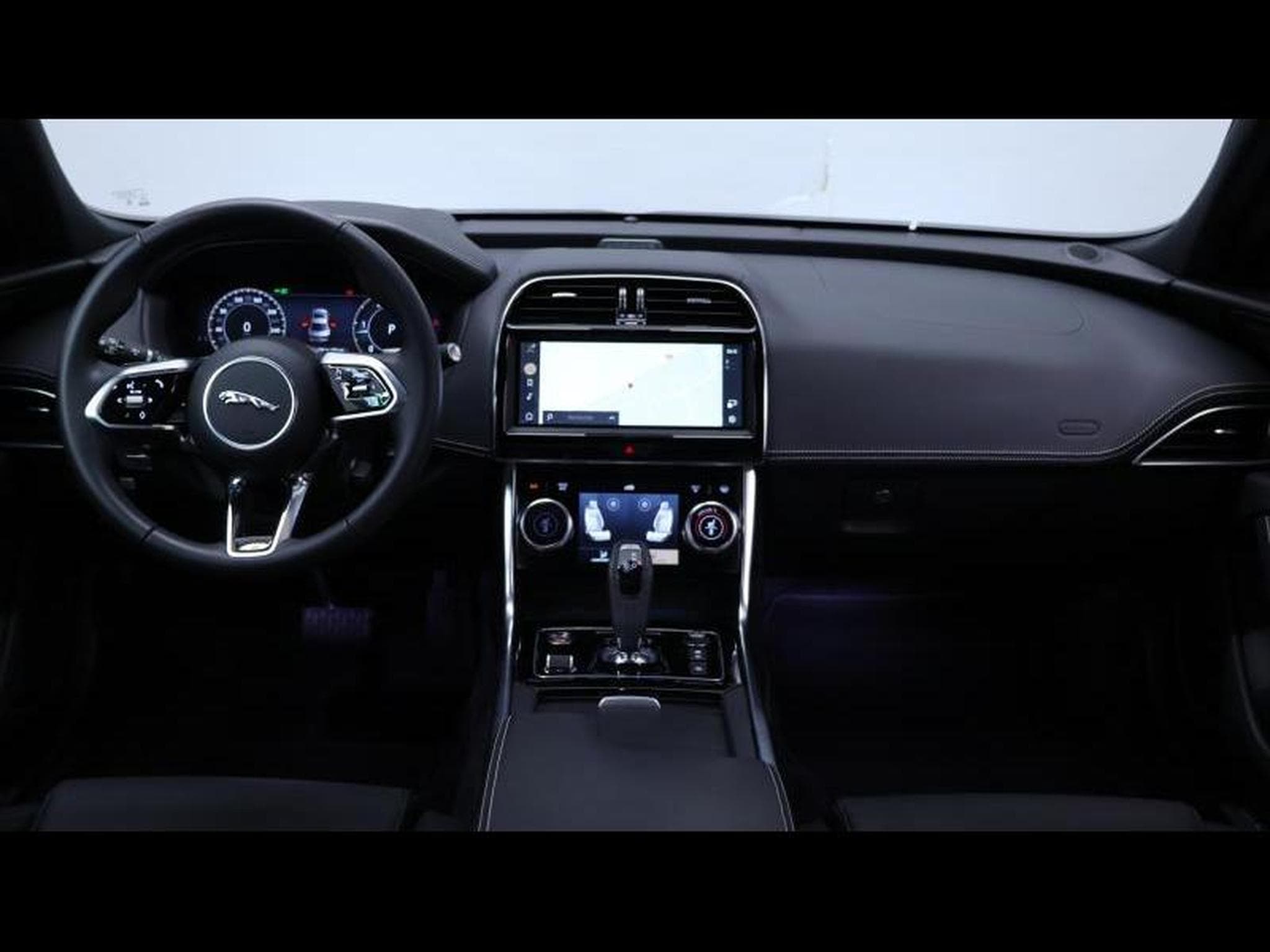 Jaguar XE D200 R-Dynamic S RWD Auto (2024) - Photo 14