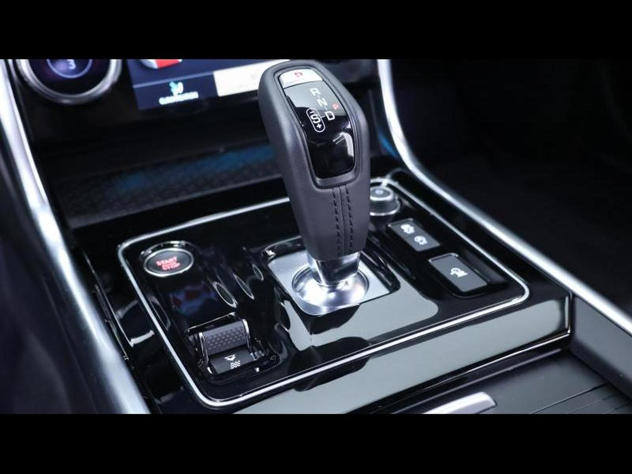 Jaguar XE D200 R-Dynamic S RWD Auto (2024) - Photo 17