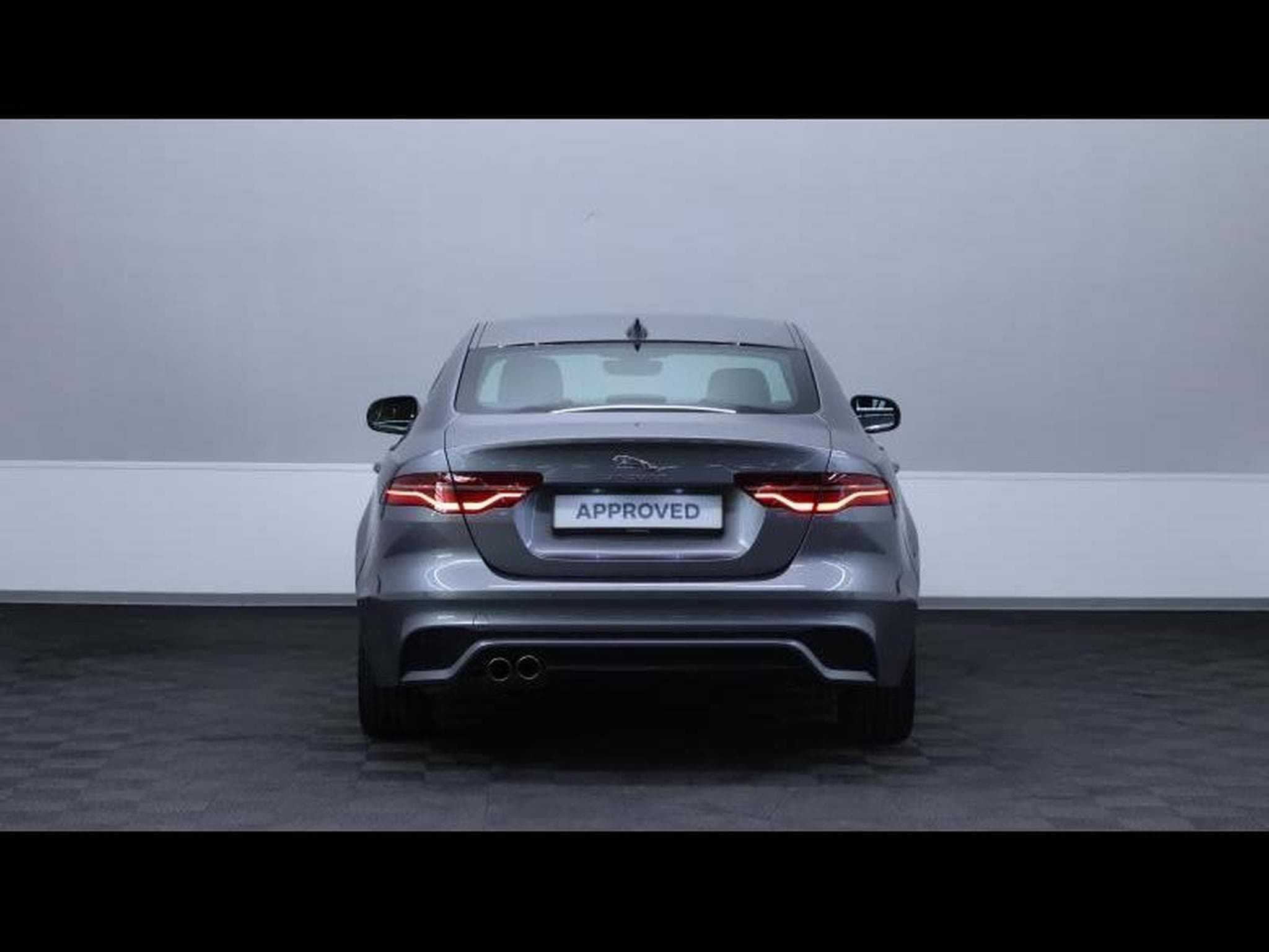 Jaguar XE D200 R-Dynamic S RWD Auto (2024) - Photo 5