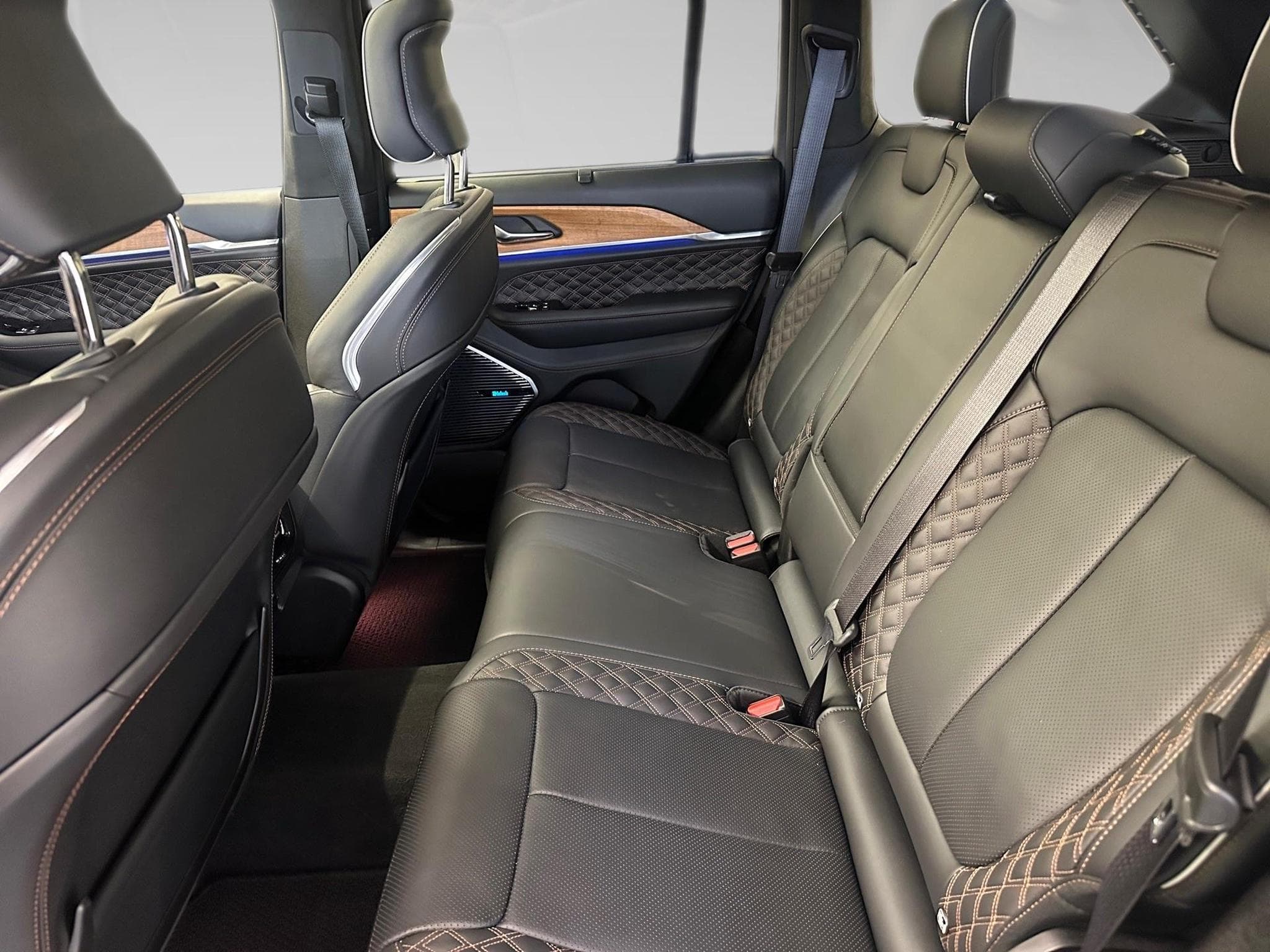 Jeep Cherokee 2.0 4XE SUMMIT RESERVE (2023) - Photo 17