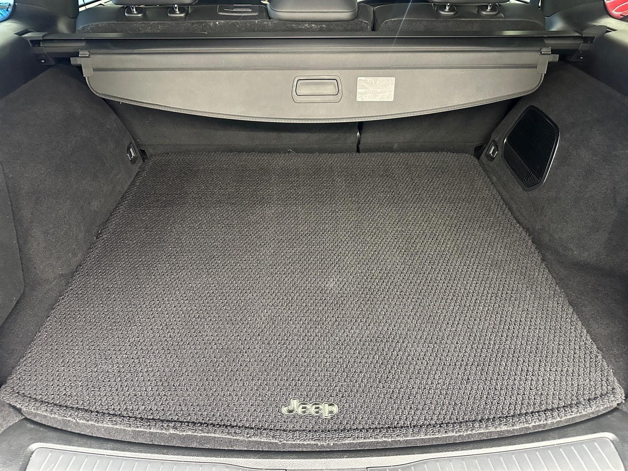 Jeep Cherokee 2.0 4XE SUMMIT RESERVE (2023) - Photo 21