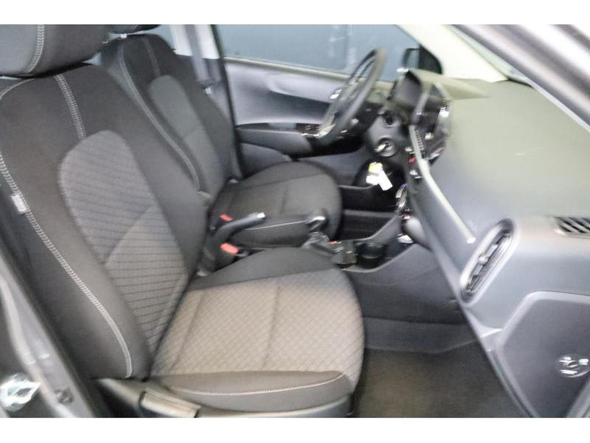 Kia Picanto Pulse (2024) - Photo 17