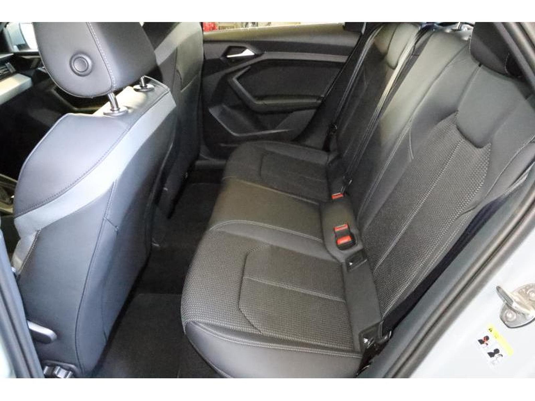 Audi A1 Advanced (2025) - Photo 11